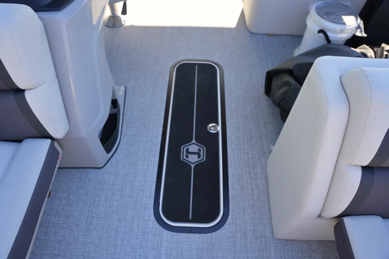 2026 Harris Cruiser 230 Image Thumbnail #16