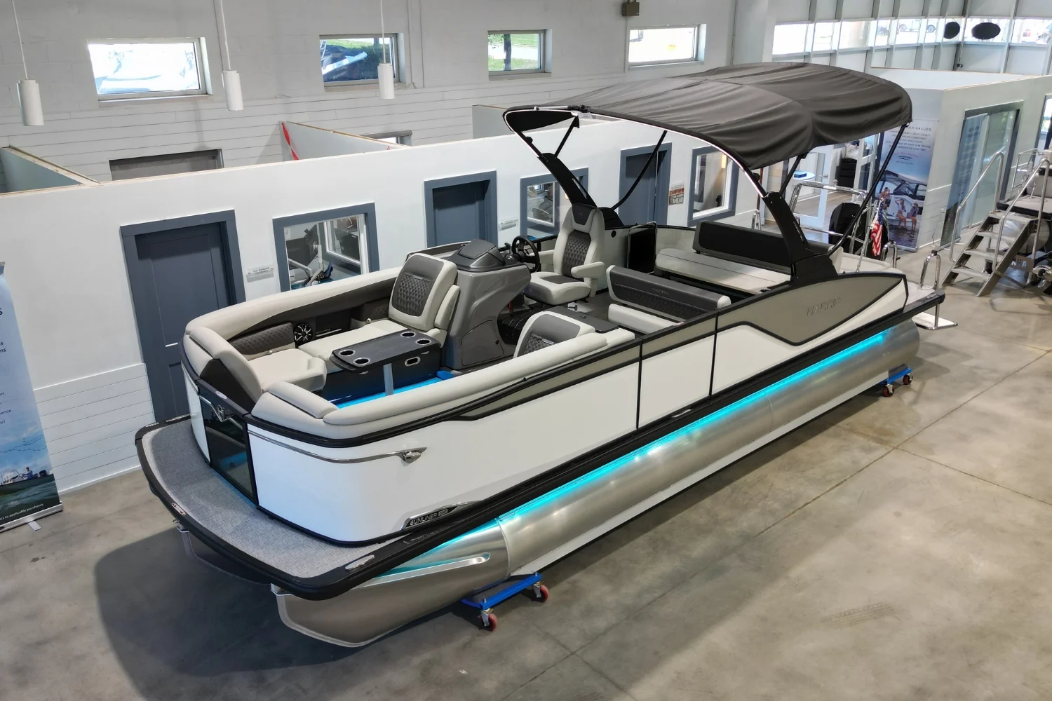 2026 Harris SUNLINER 250 Image Thumbnail #1