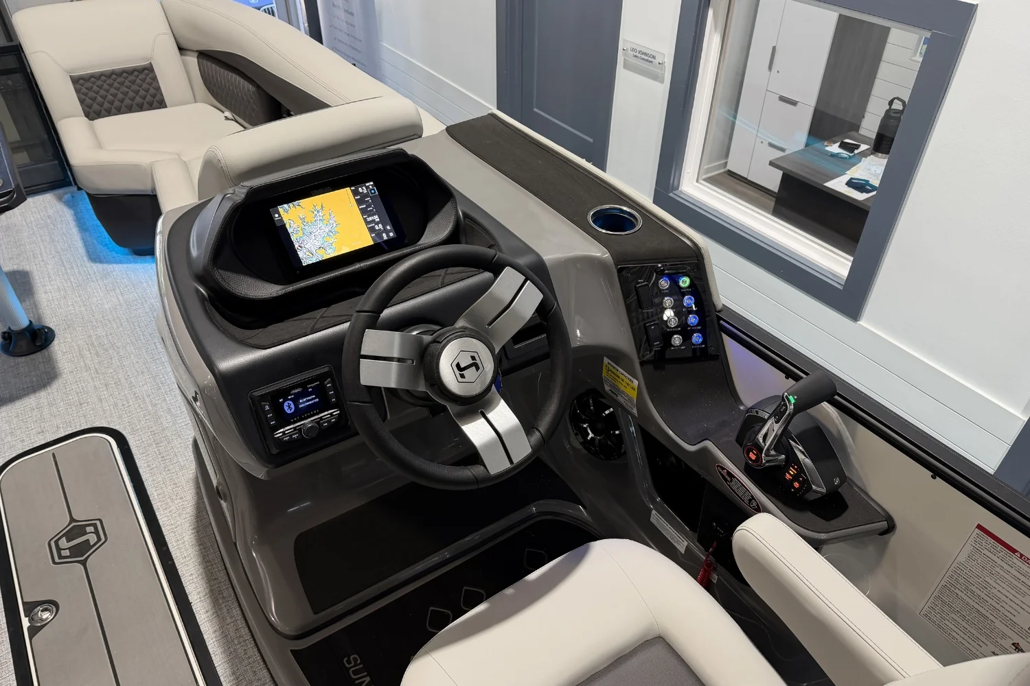 2026 Harris SUNLINER 250 Image Thumbnail #14