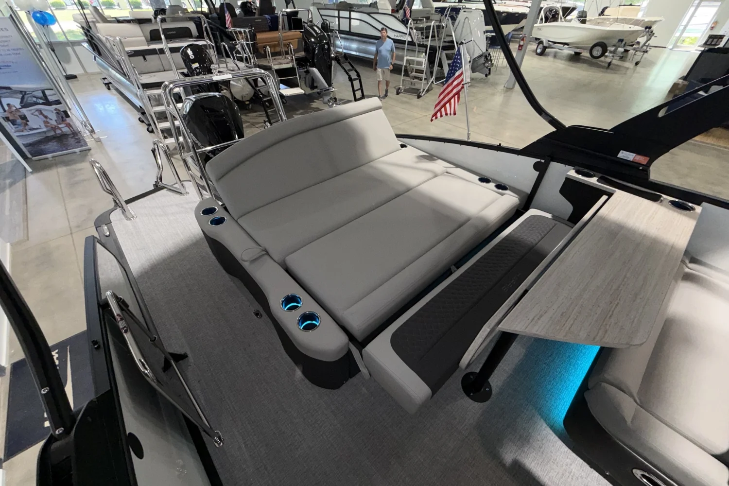 2026 Harris SUNLINER 250 Image Thumbnail #8