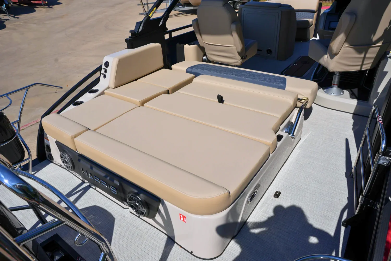 2026 Harris Solstice 230 Image Thumbnail #15