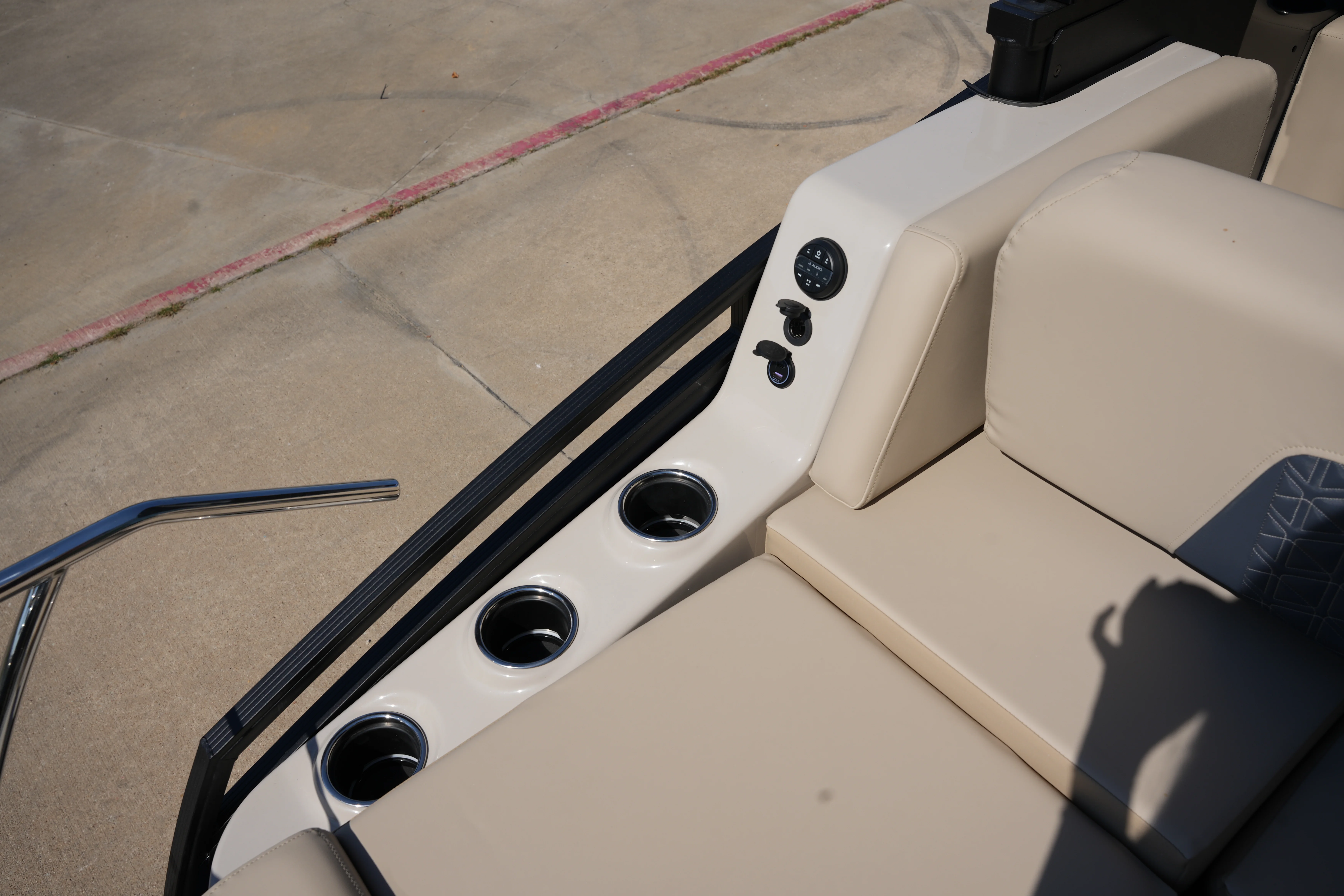 2026 Harris Solstice 230 Image Thumbnail #12