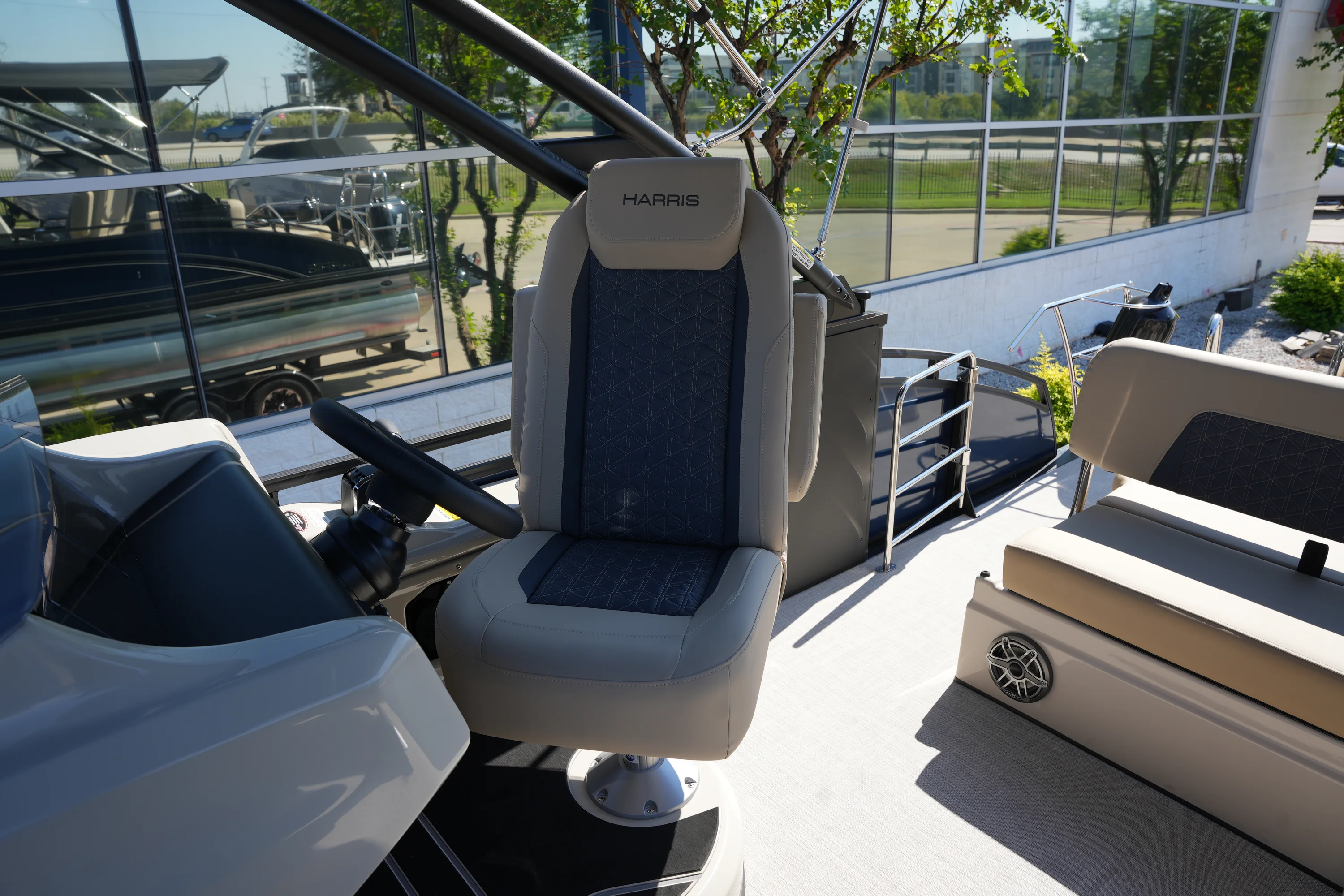 2026 Harris Solstice 230 Image Thumbnail #23