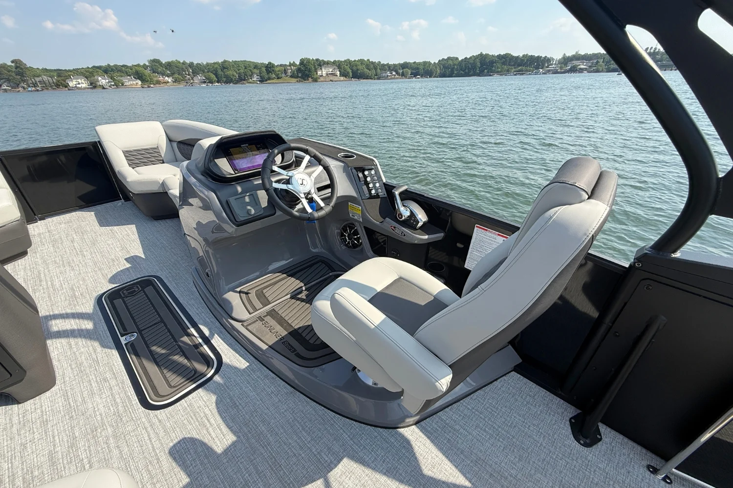 2026 Harris SUNLINER 230 SPORT Image Thumbnail #15