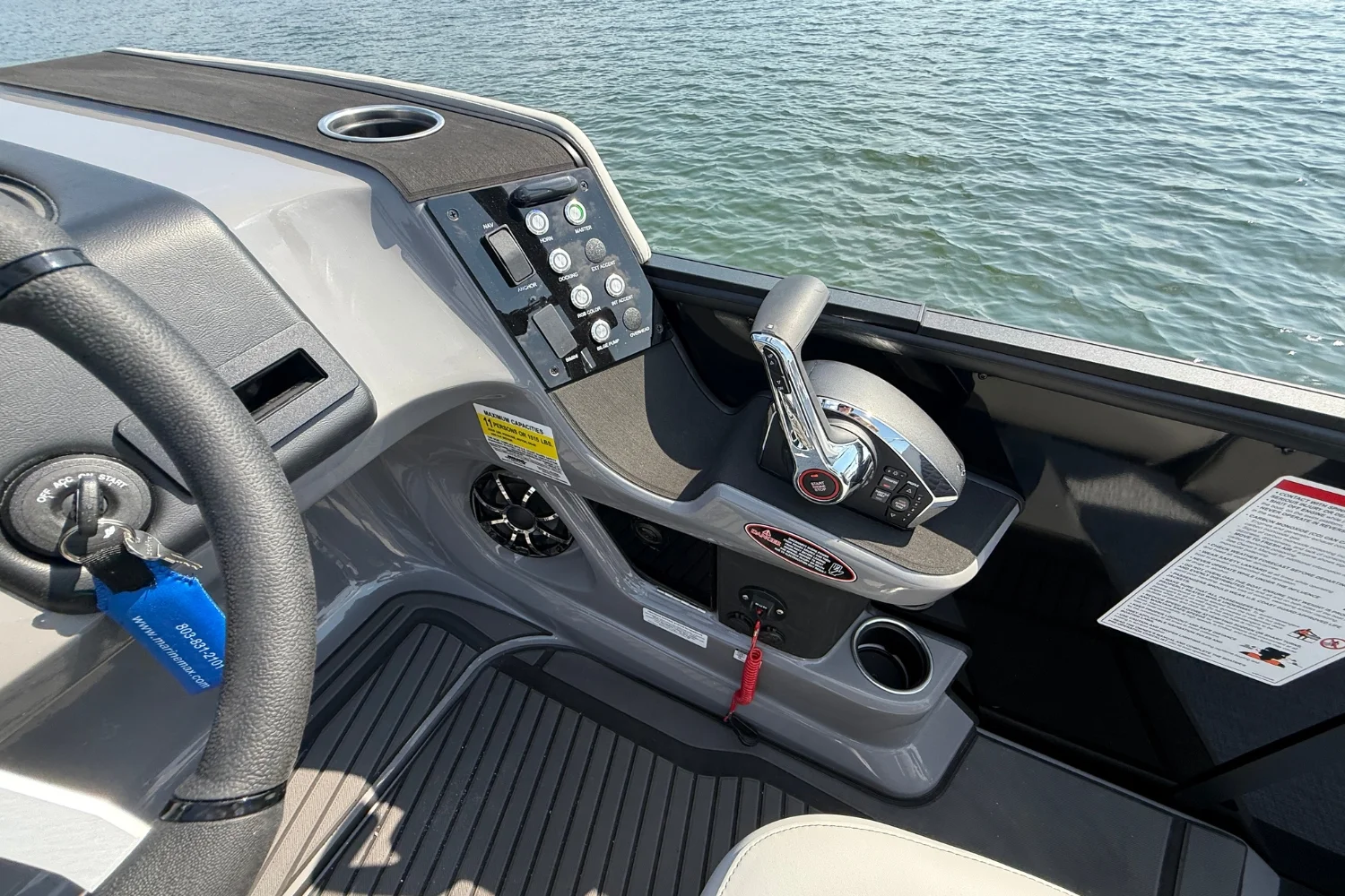 2026 Harris SUNLINER 230 SPORT Image Thumbnail #17