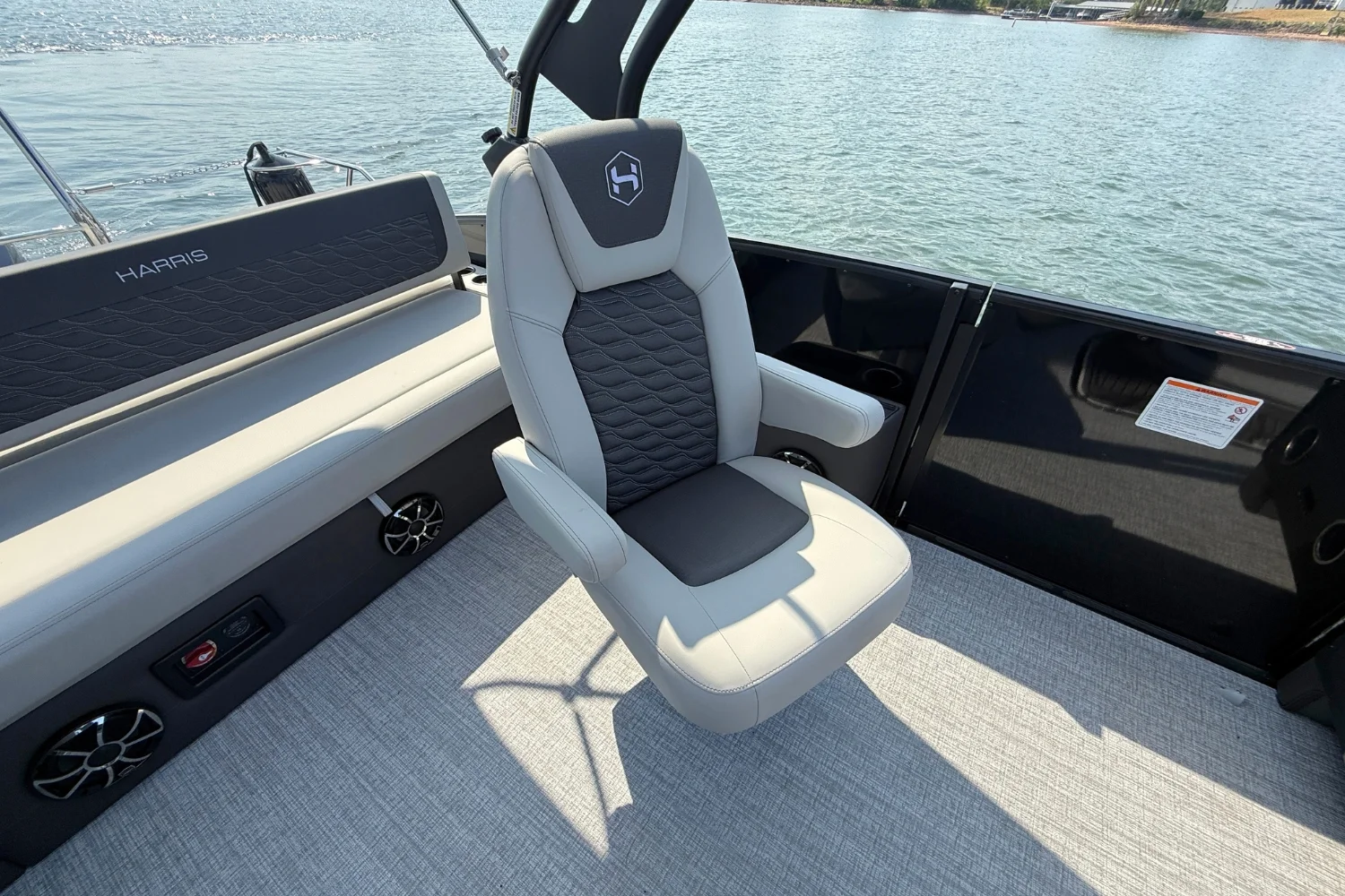 2026 Harris SUNLINER 230 SPORT Image Thumbnail #12