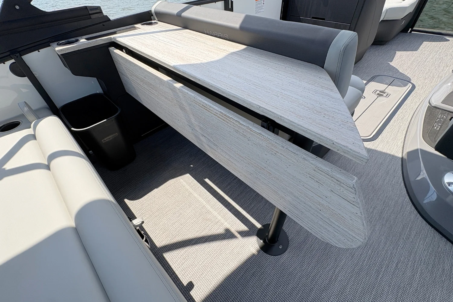 2026 Harris Sunliner 230 Image Thumbnail #17