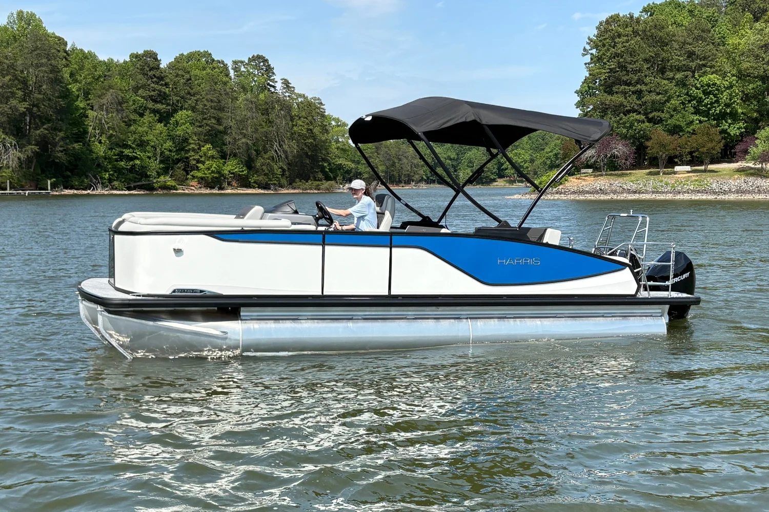 2026 Harris Sunliner 230 Image Thumbnail #0
