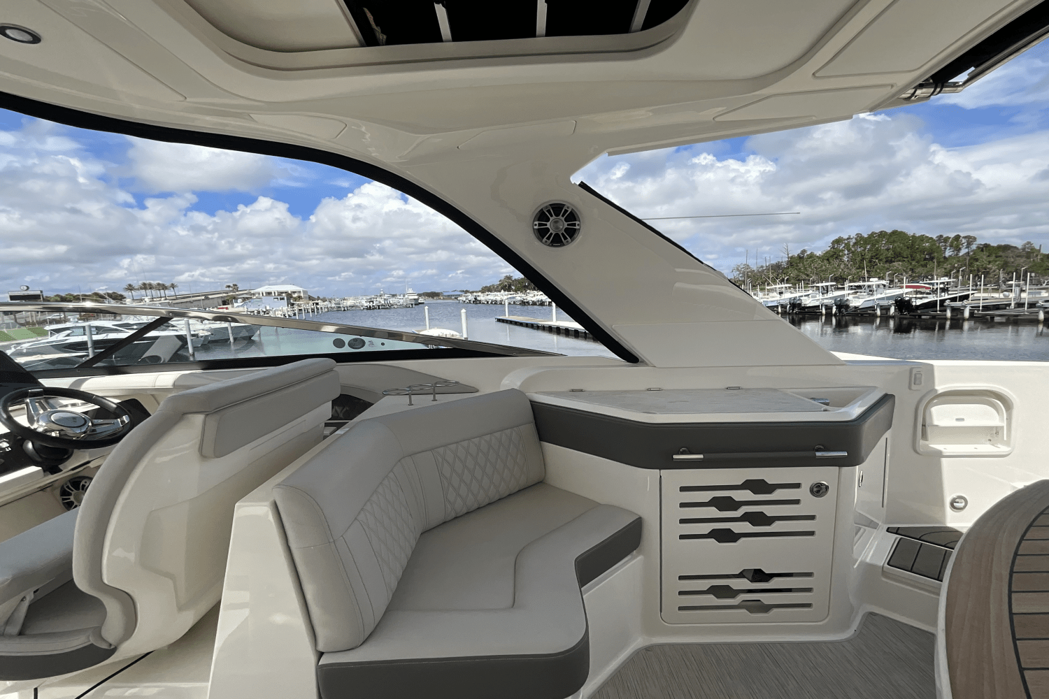 2023 Sea Ray 310 SLX OUTBOARD Image Thumbnail #20