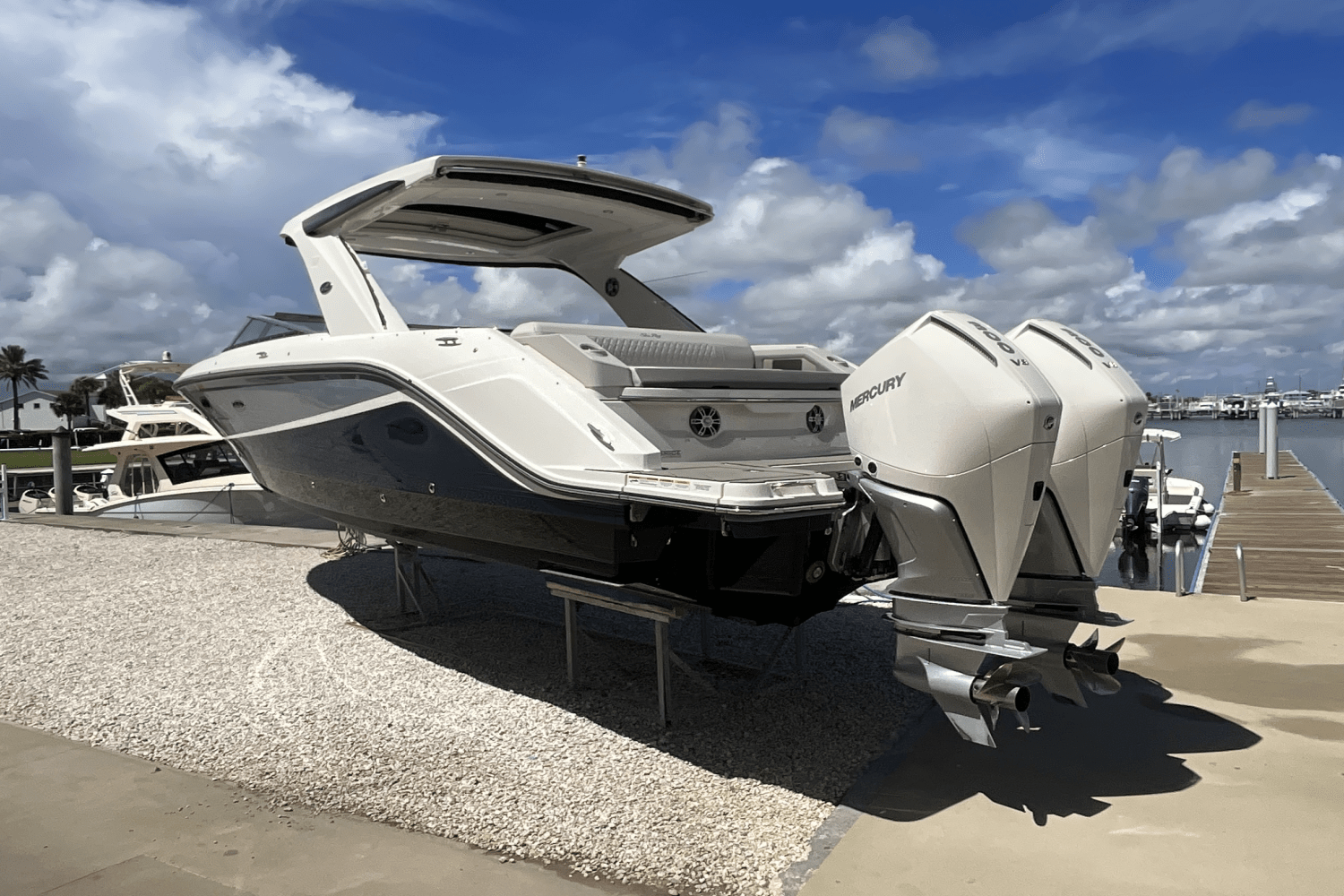2023 Sea Ray 310 SLX OUTBOARD Image Thumbnail #2
