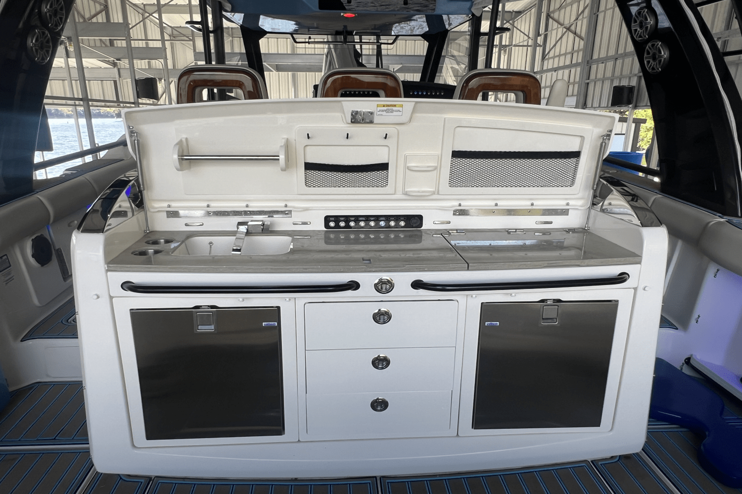 2021 Boston Whaler 420 OUTRAGE Image Thumbnail #27