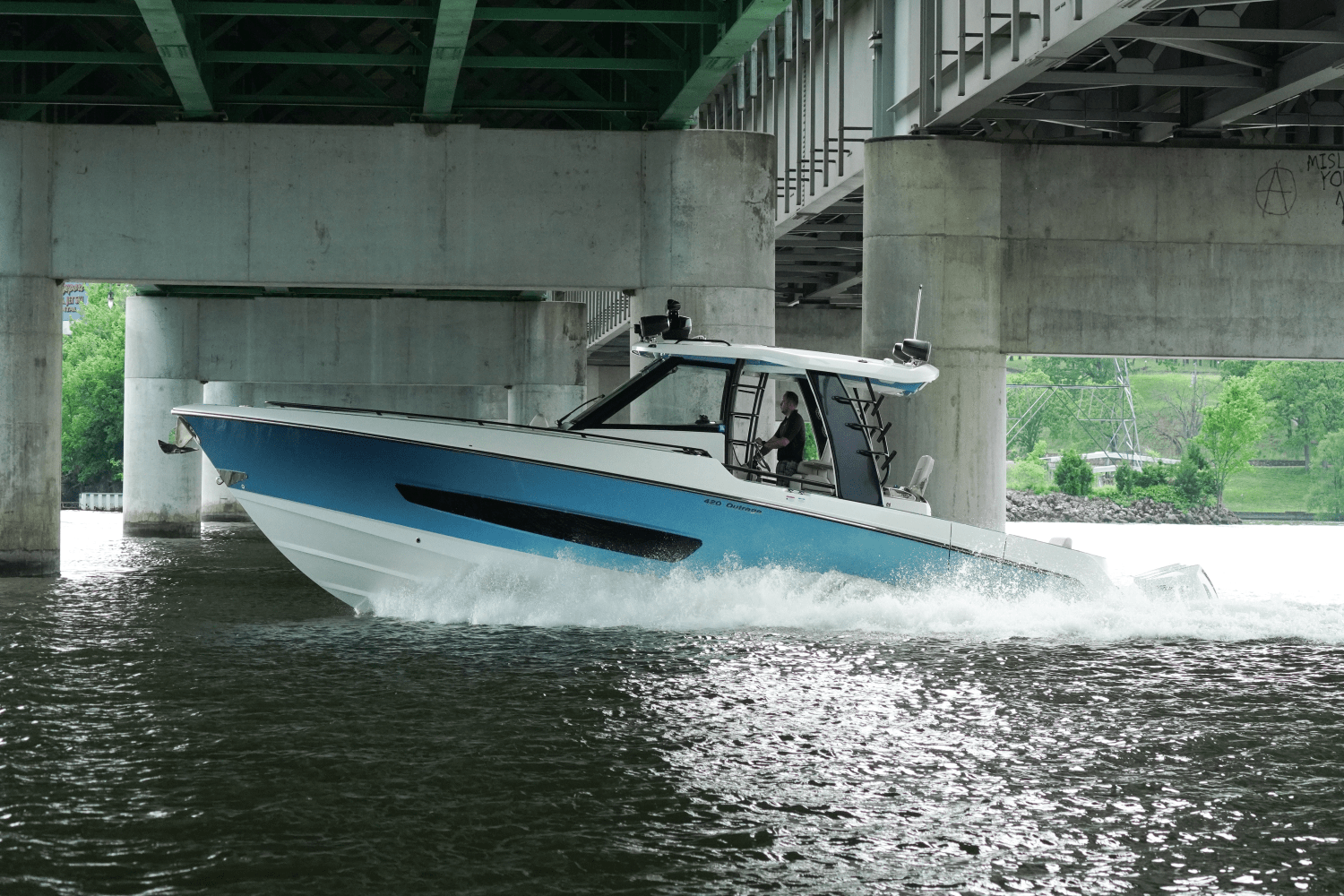 2021 Boston Whaler 420 OUTRAGE Image Thumbnail #5