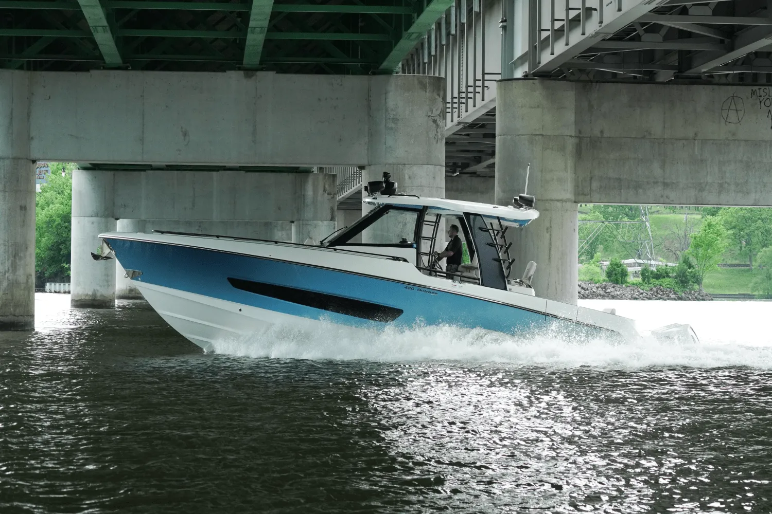 2021 Boston Whaler 420 OUTRAGE Image Thumbnail #5