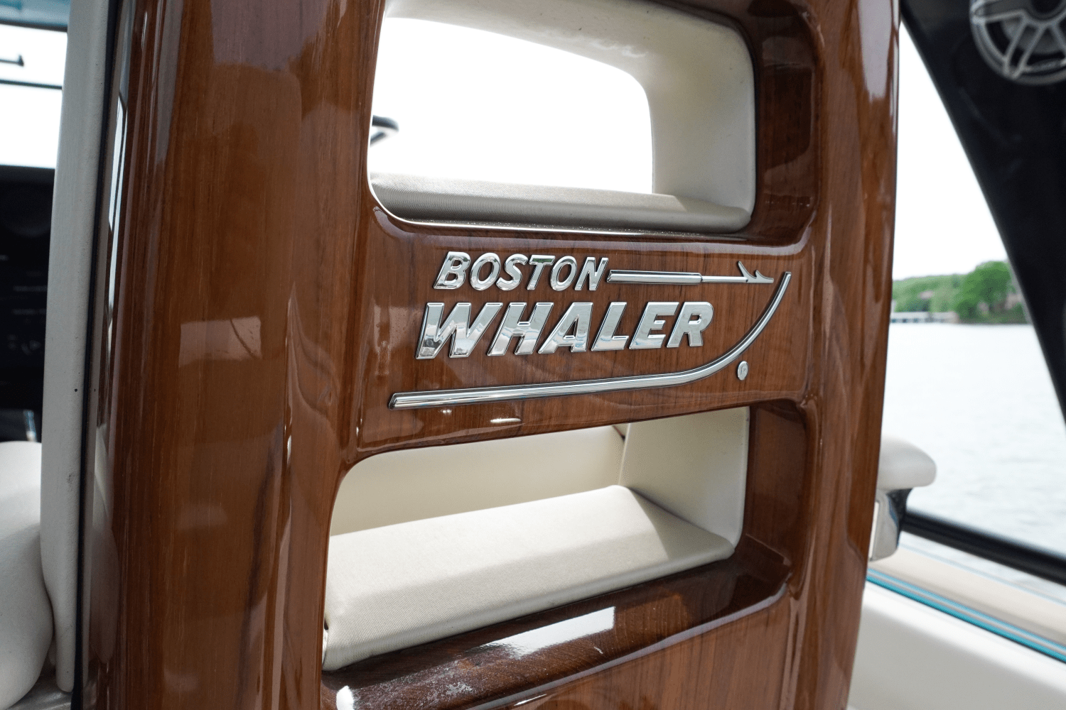 2021 Boston Whaler 420 OUTRAGE Image Thumbnail #25