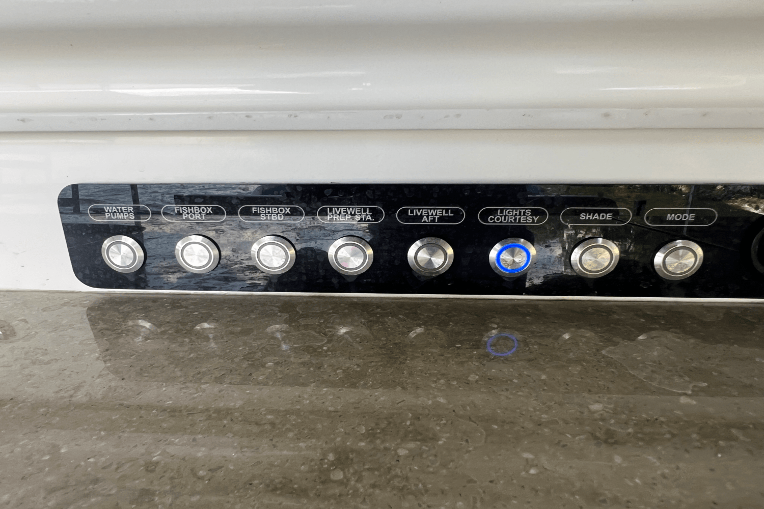 2021 Boston Whaler 420 OUTRAGE Image Thumbnail #26