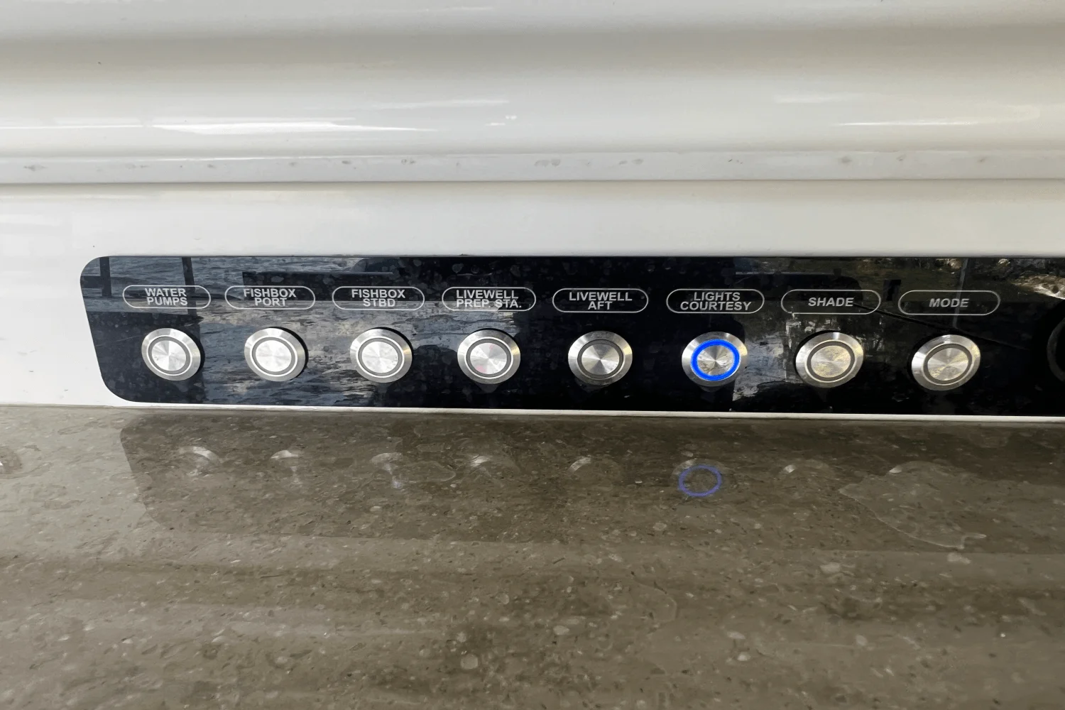 2021 Boston Whaler 420 OUTRAGE Image Thumbnail #26