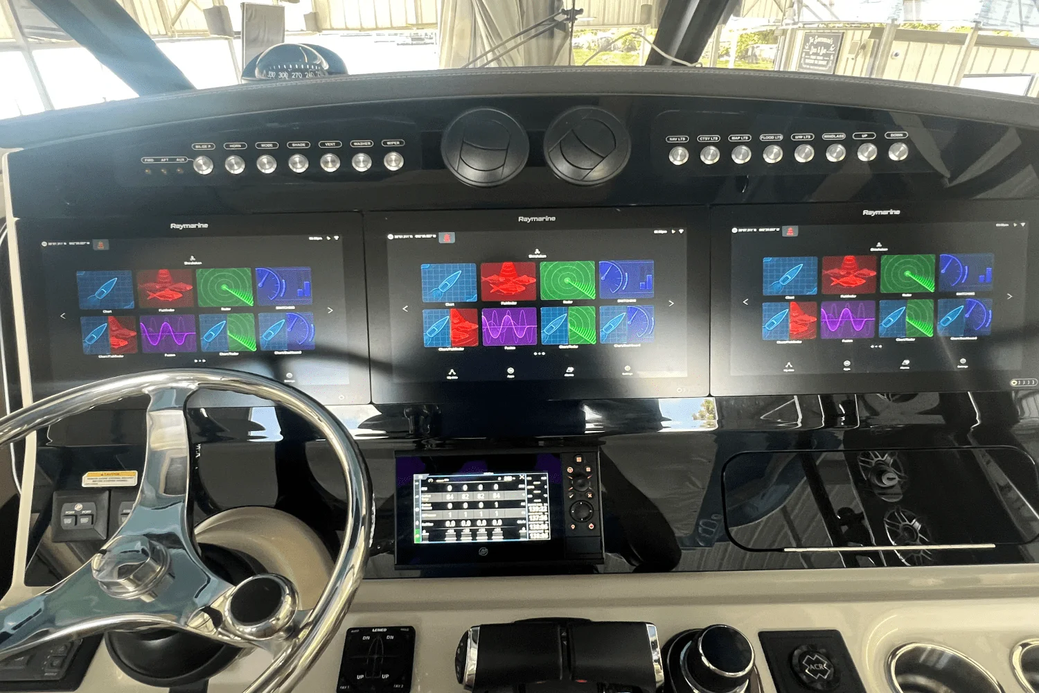 2021 Boston Whaler 420 OUTRAGE Image Thumbnail #19