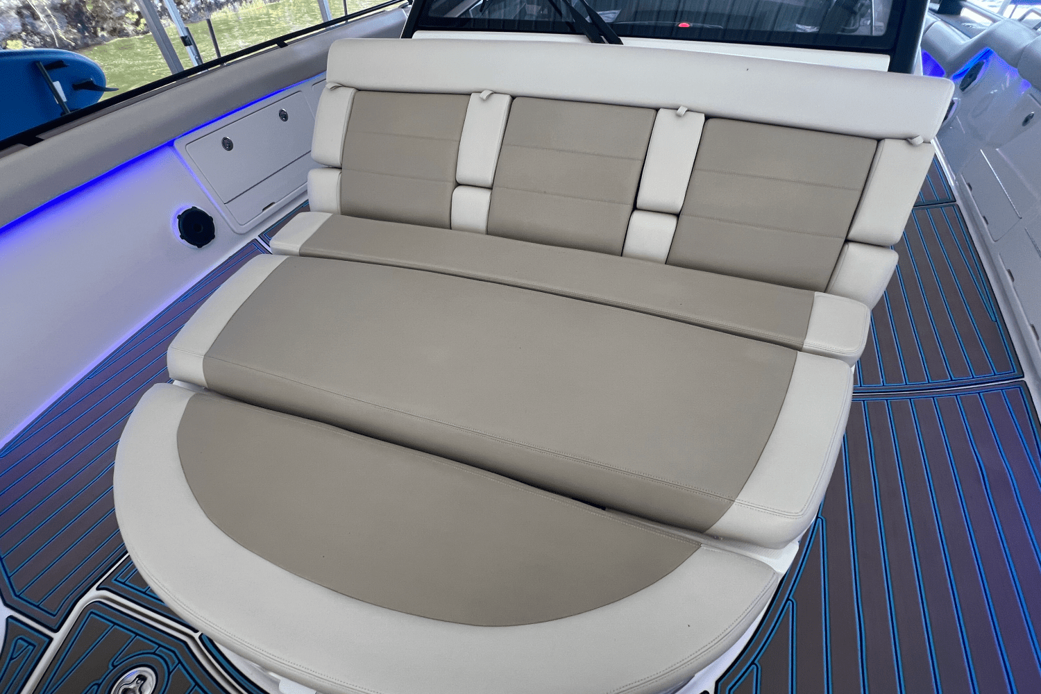 2021 Boston Whaler 420 OUTRAGE Image Thumbnail #37