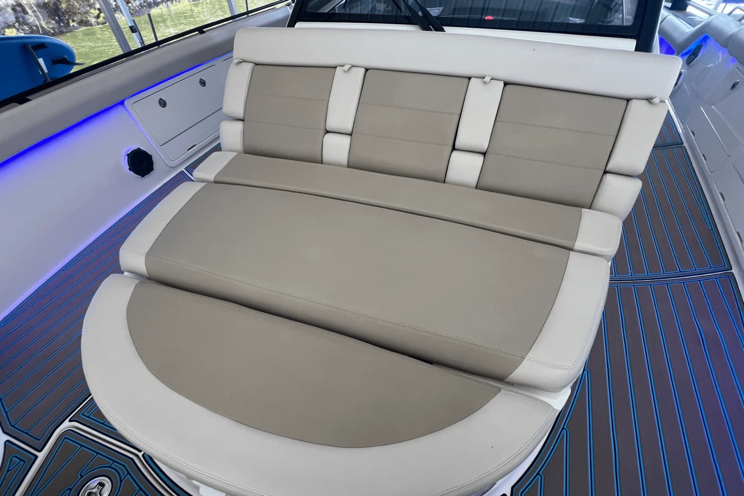 2021 Boston Whaler 420 OUTRAGE Image Thumbnail #37