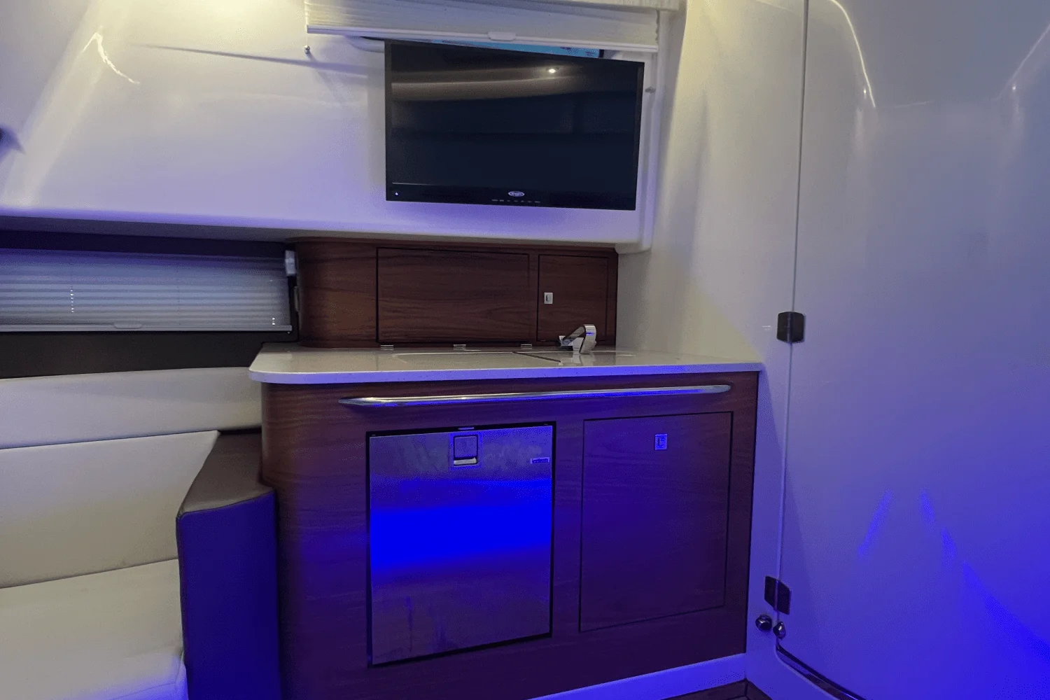 2021 Boston Whaler 420 OUTRAGE Image Thumbnail #44