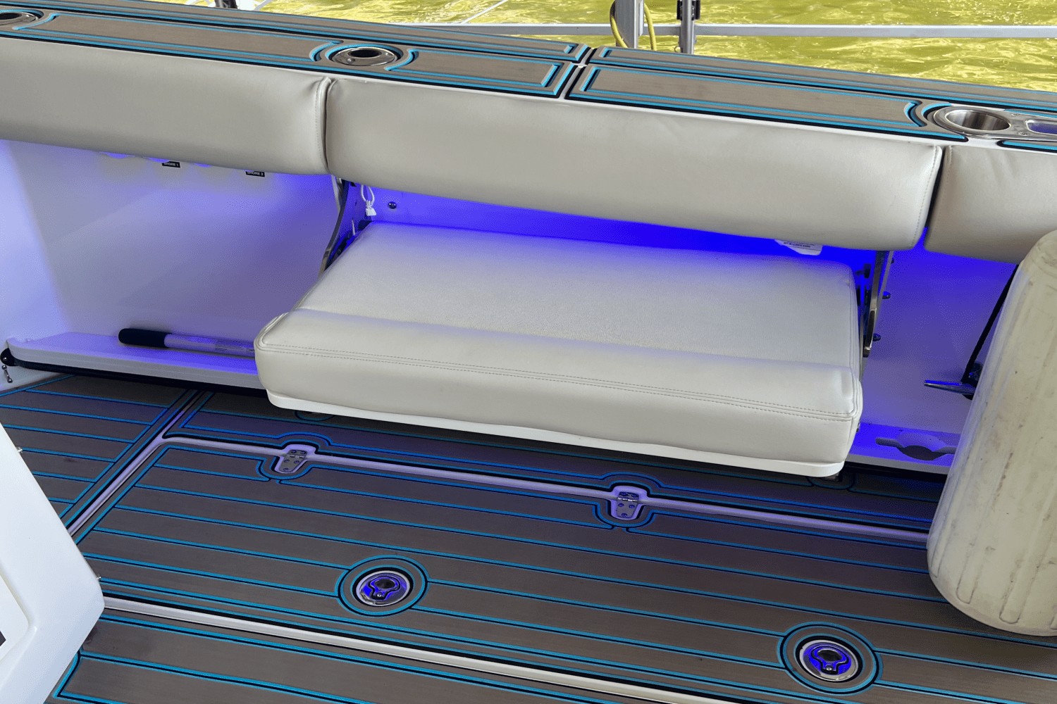 2021 Boston Whaler 420 OUTRAGE Image Thumbnail #34