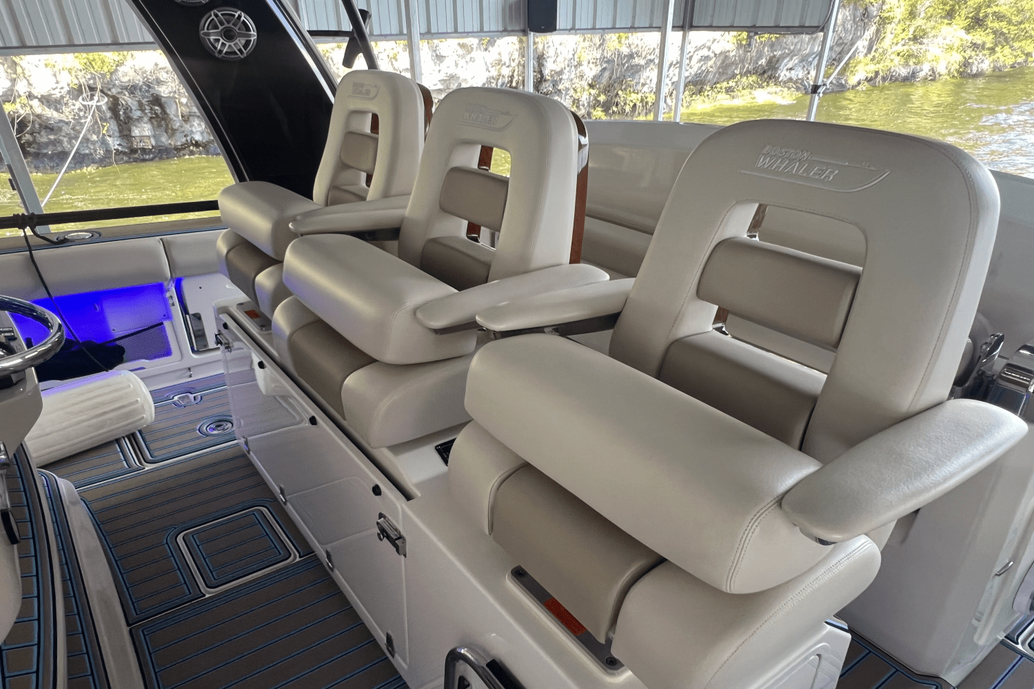 2021 Boston Whaler 420 OUTRAGE Image Thumbnail #29