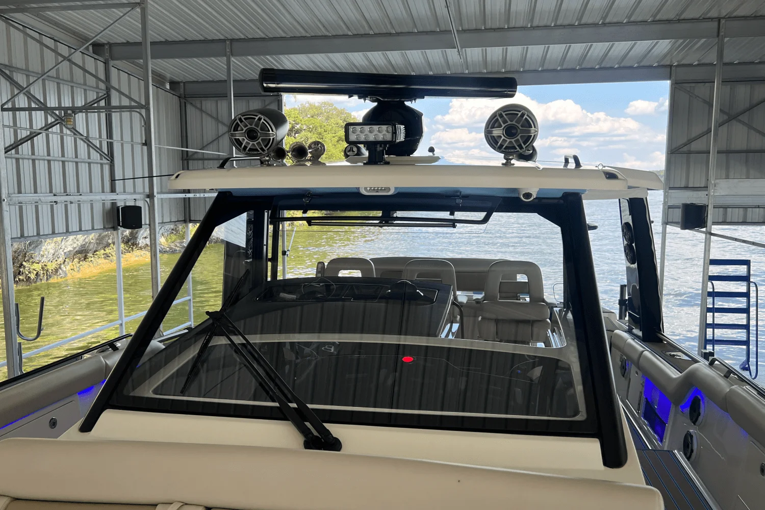 2021 Boston Whaler 420 OUTRAGE Image Thumbnail #38