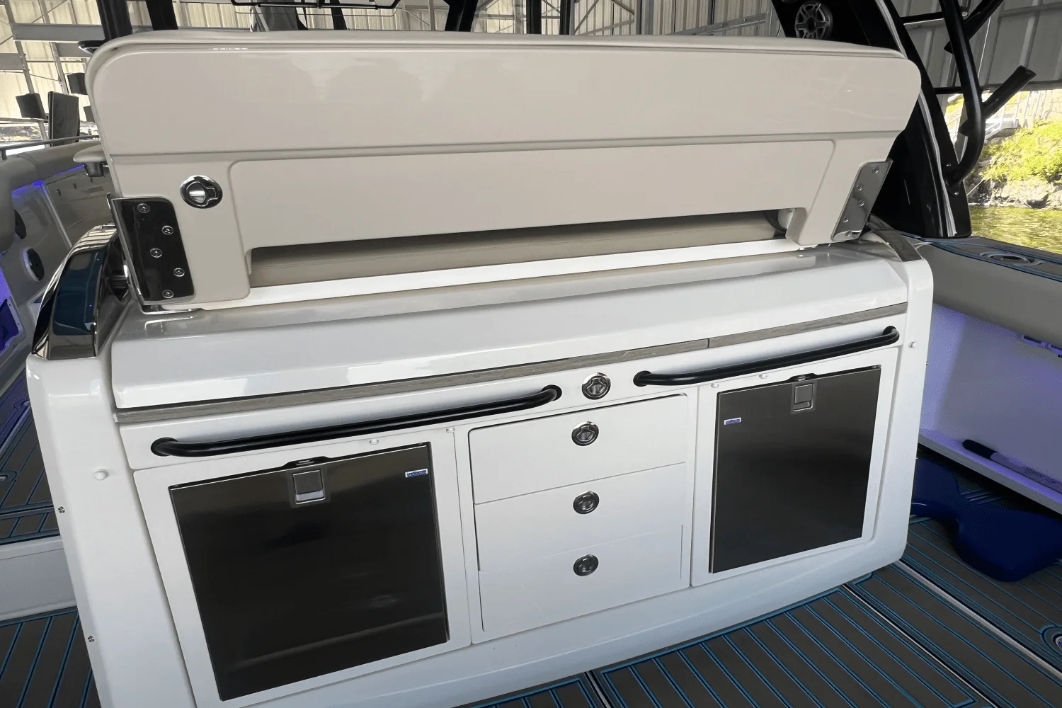 2021 Boston Whaler 420 OUTRAGE Image Thumbnail #23