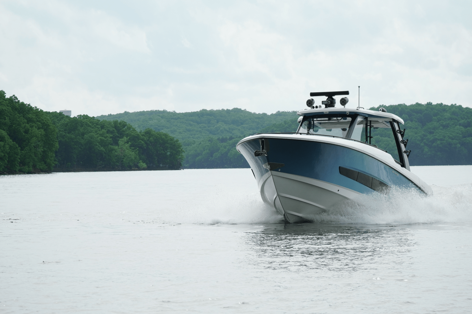 2021 Boston Whaler 420 OUTRAGE Image Thumbnail #3