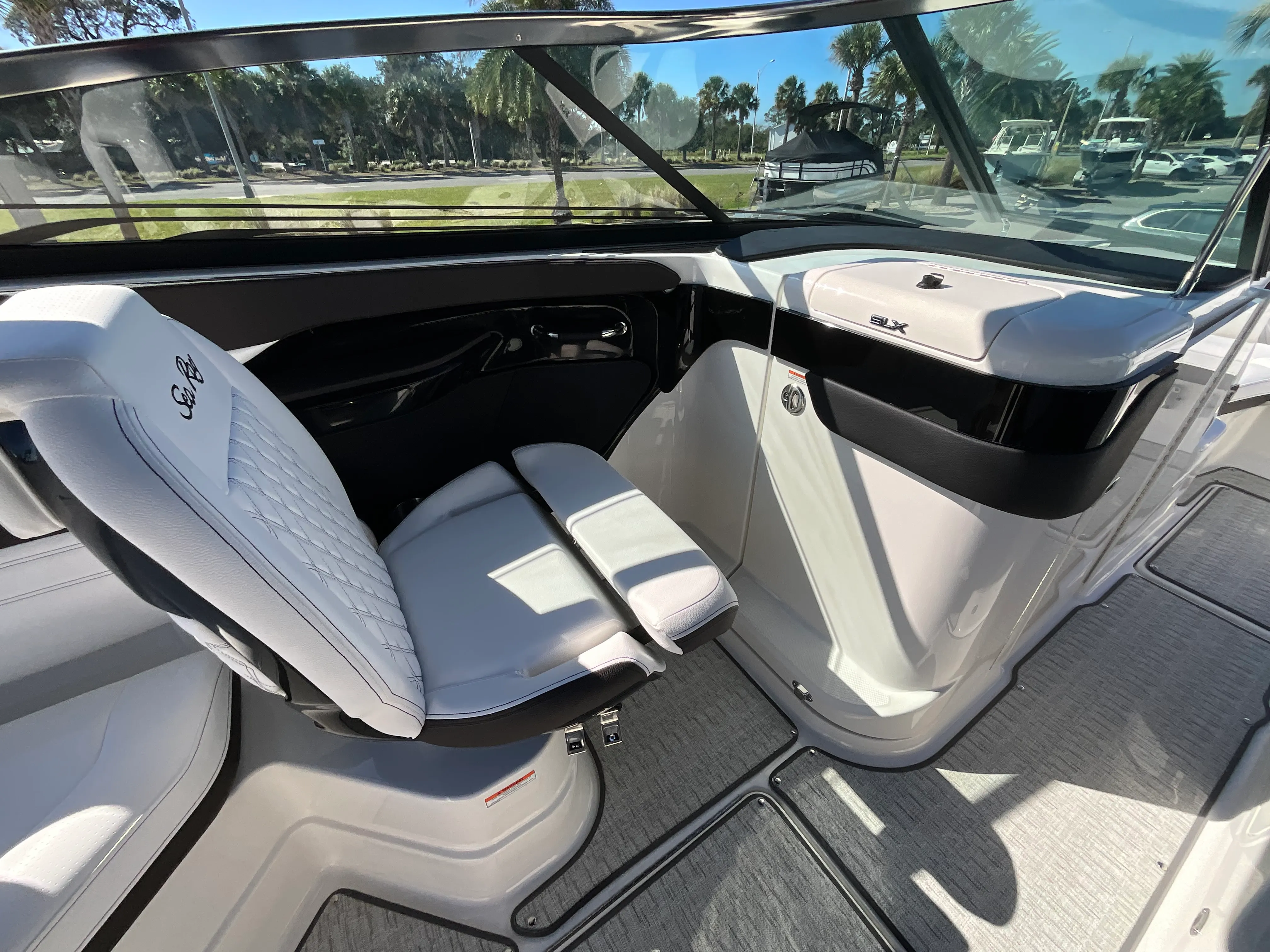 2026 Sea Ray SLX 280 Outboard Image Thumbnail #25