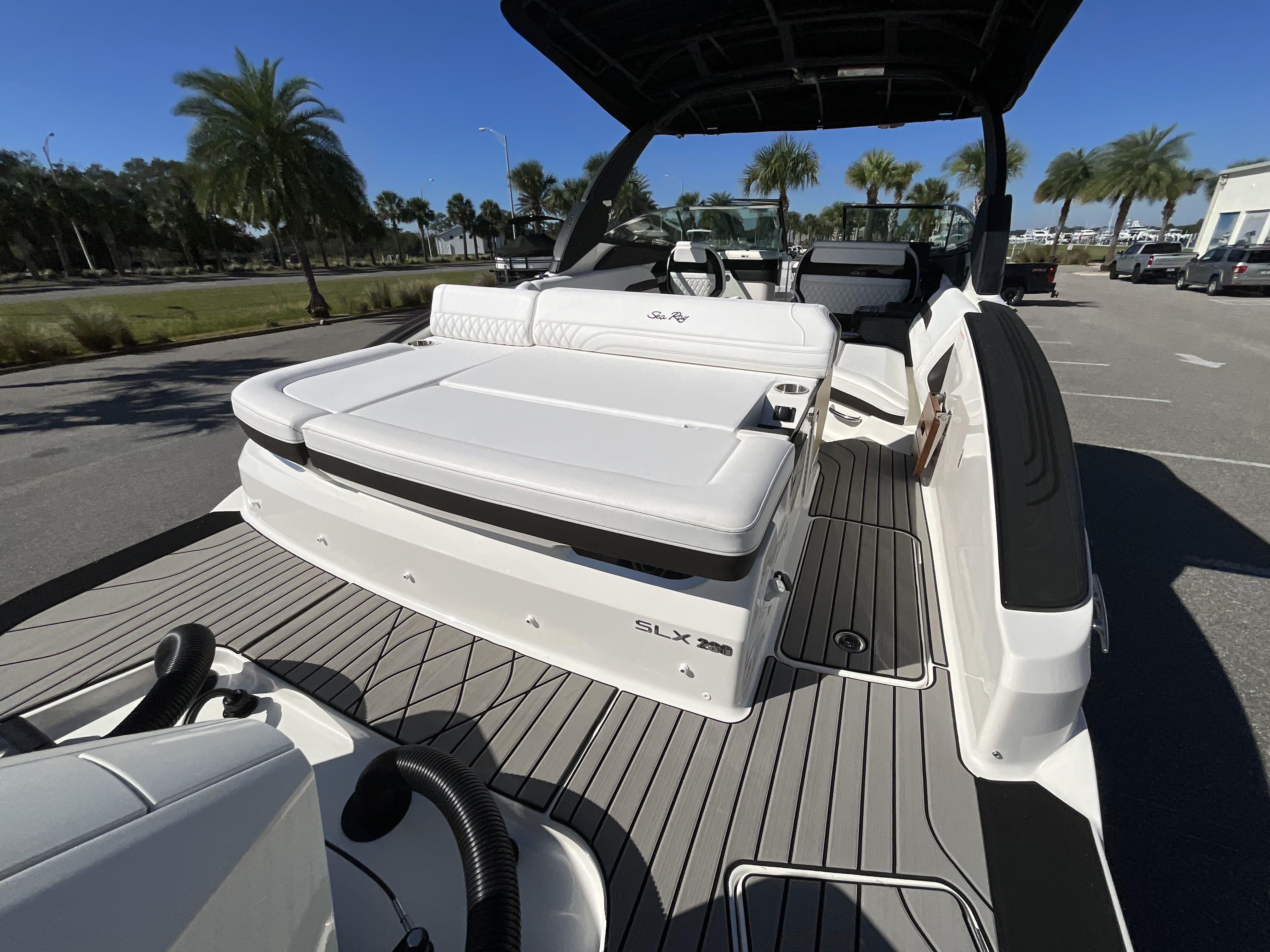 2026 Sea Ray SLX 280 Outboard Image Thumbnail #6