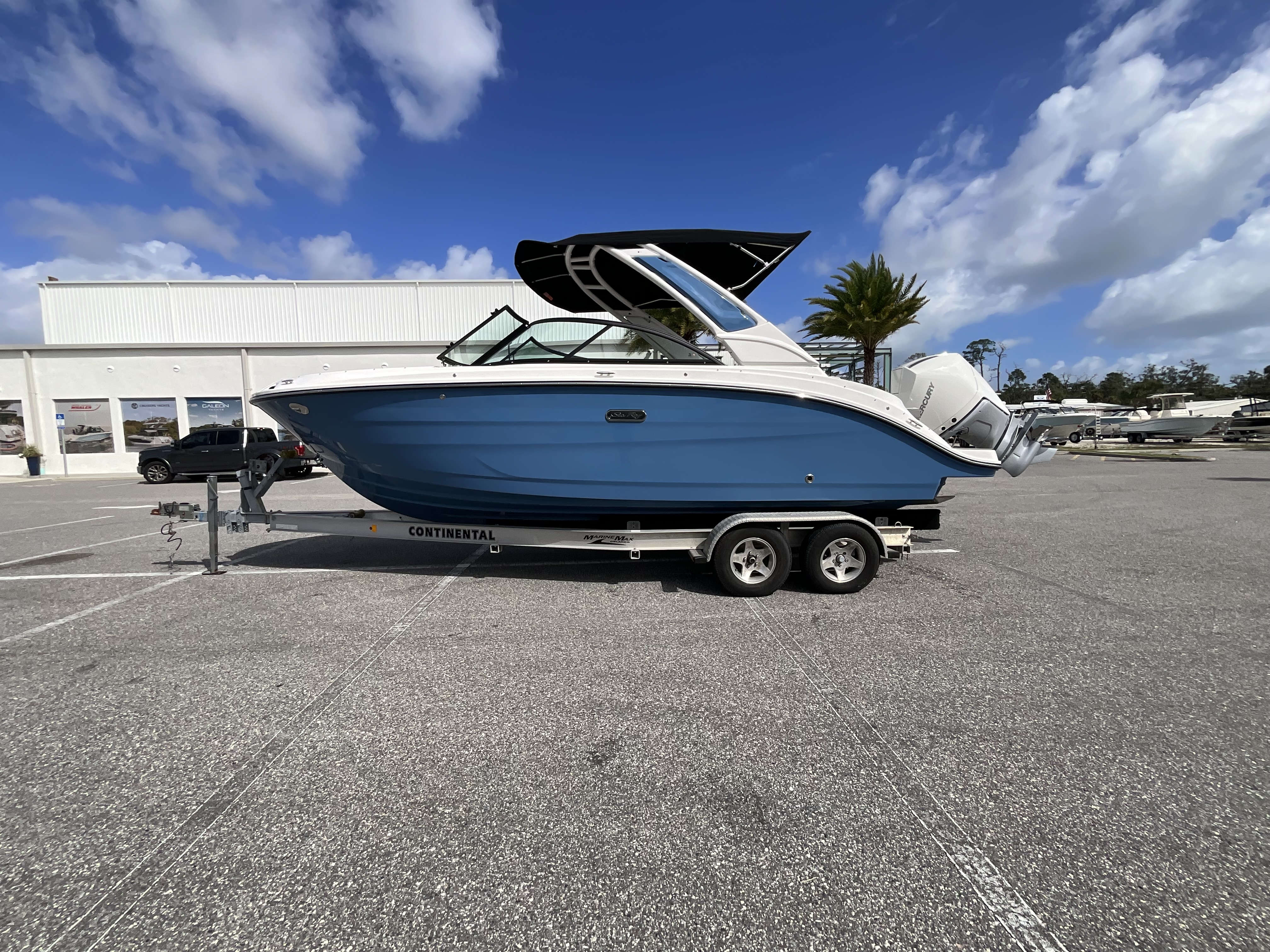 2026 Sea Ray SDX 230 Outboard Image Thumbnail #21