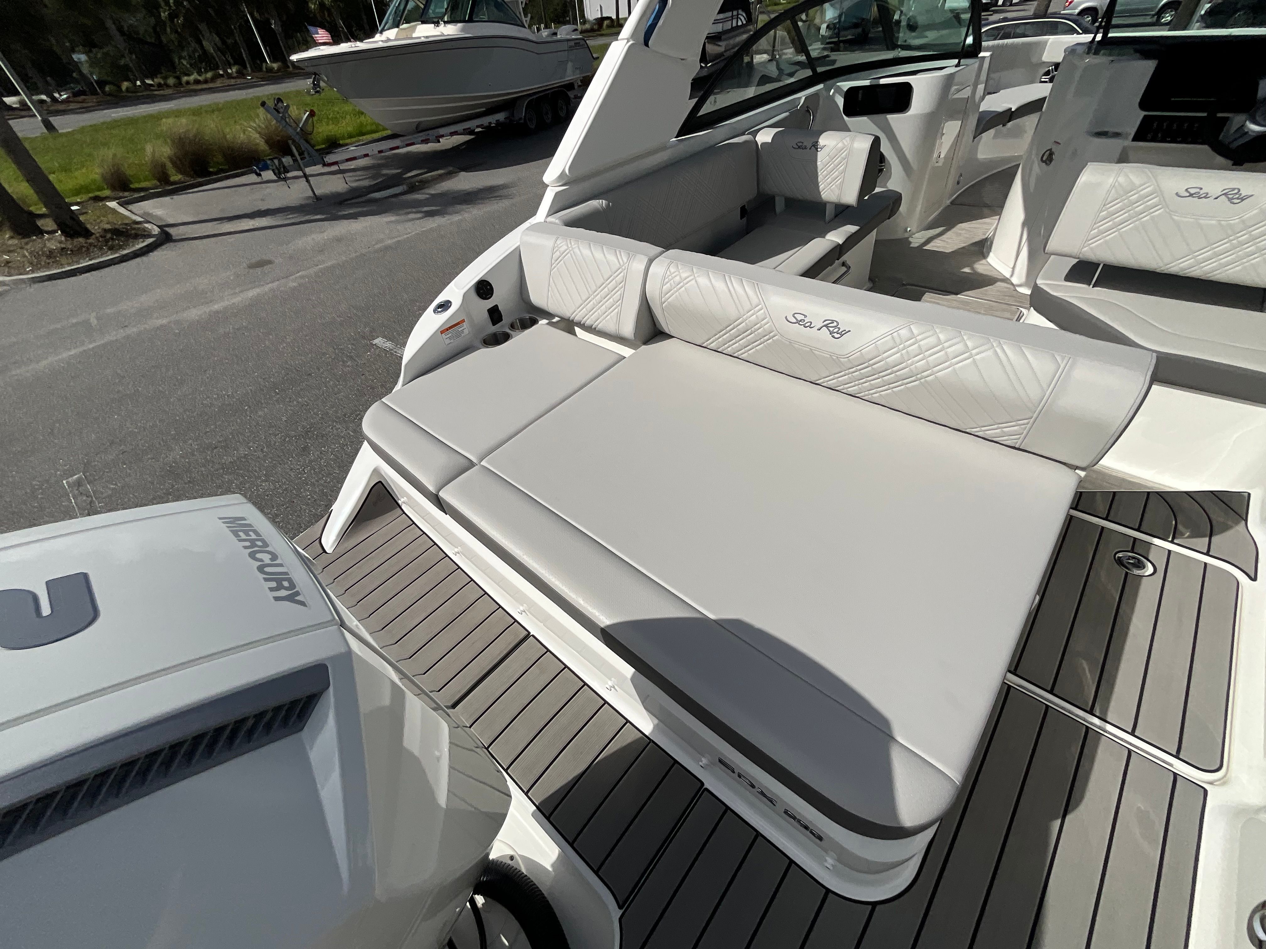 2026 Sea Ray SDX 230 Outboard Image Thumbnail #16