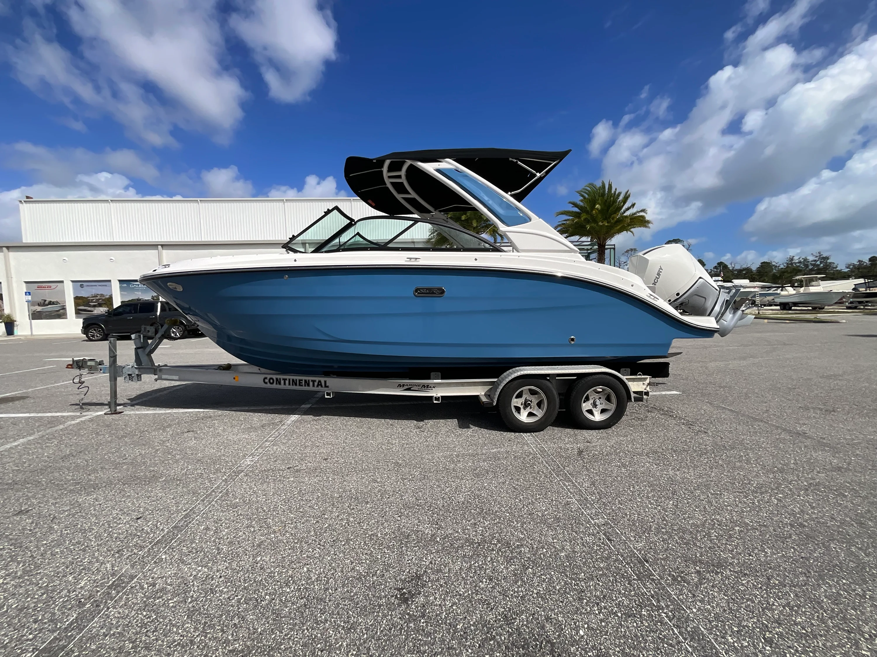 2026 Sea Ray SDX 230 Outboard Image Thumbnail #4