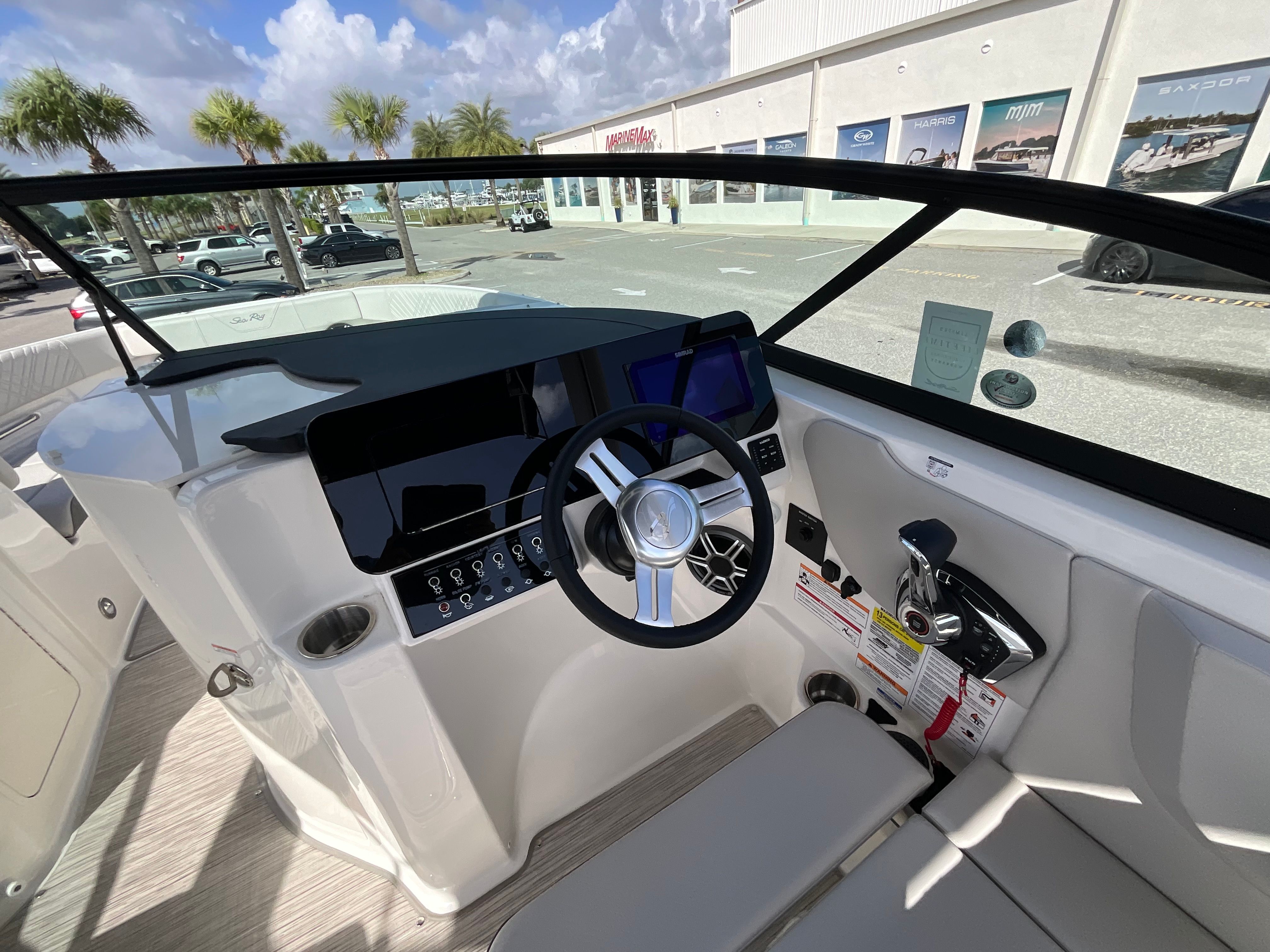 2026 Sea Ray SDX 230 Outboard Image Thumbnail #8