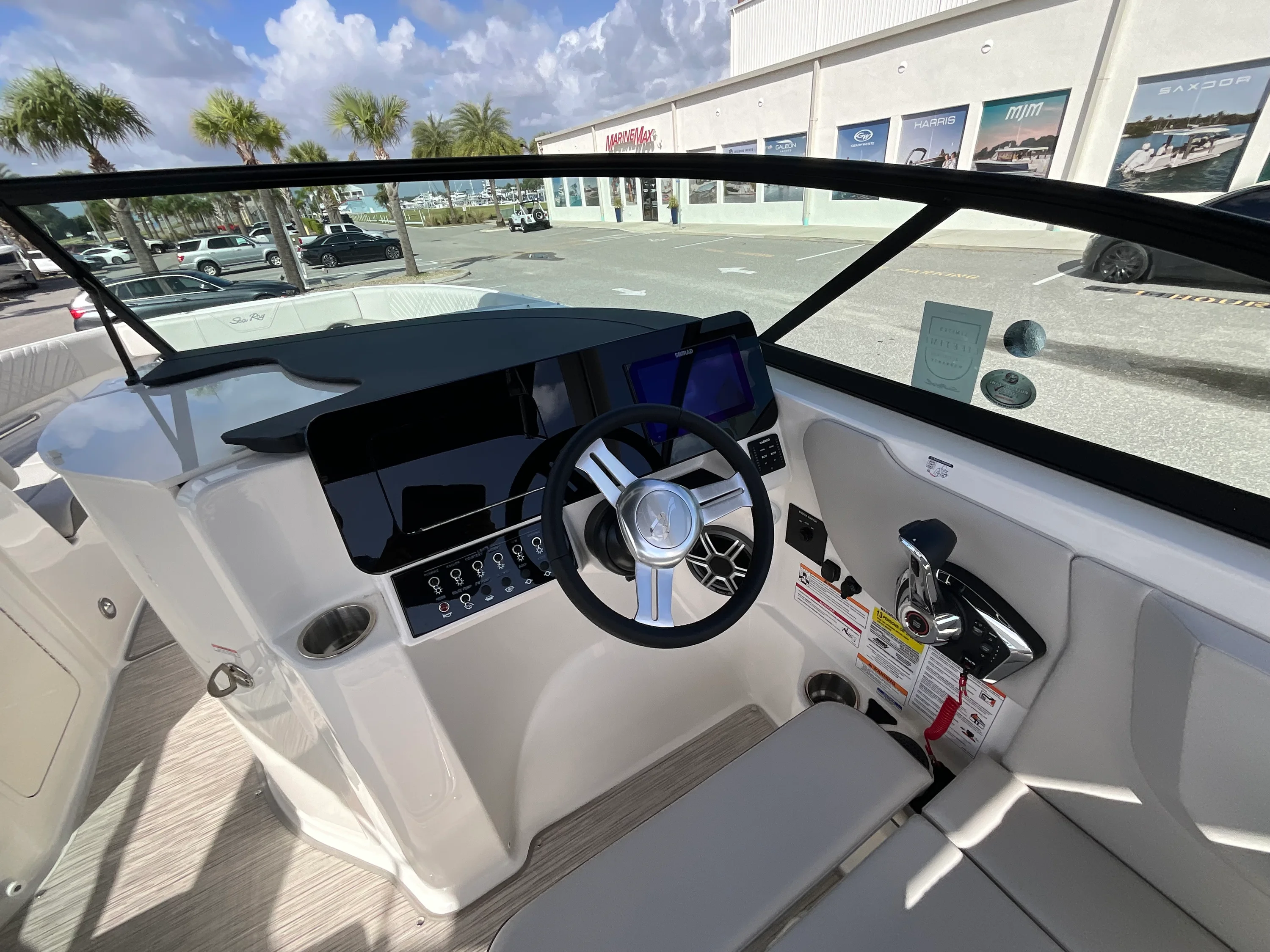 2026 Sea Ray SDX 230 Outboard Image Thumbnail #12