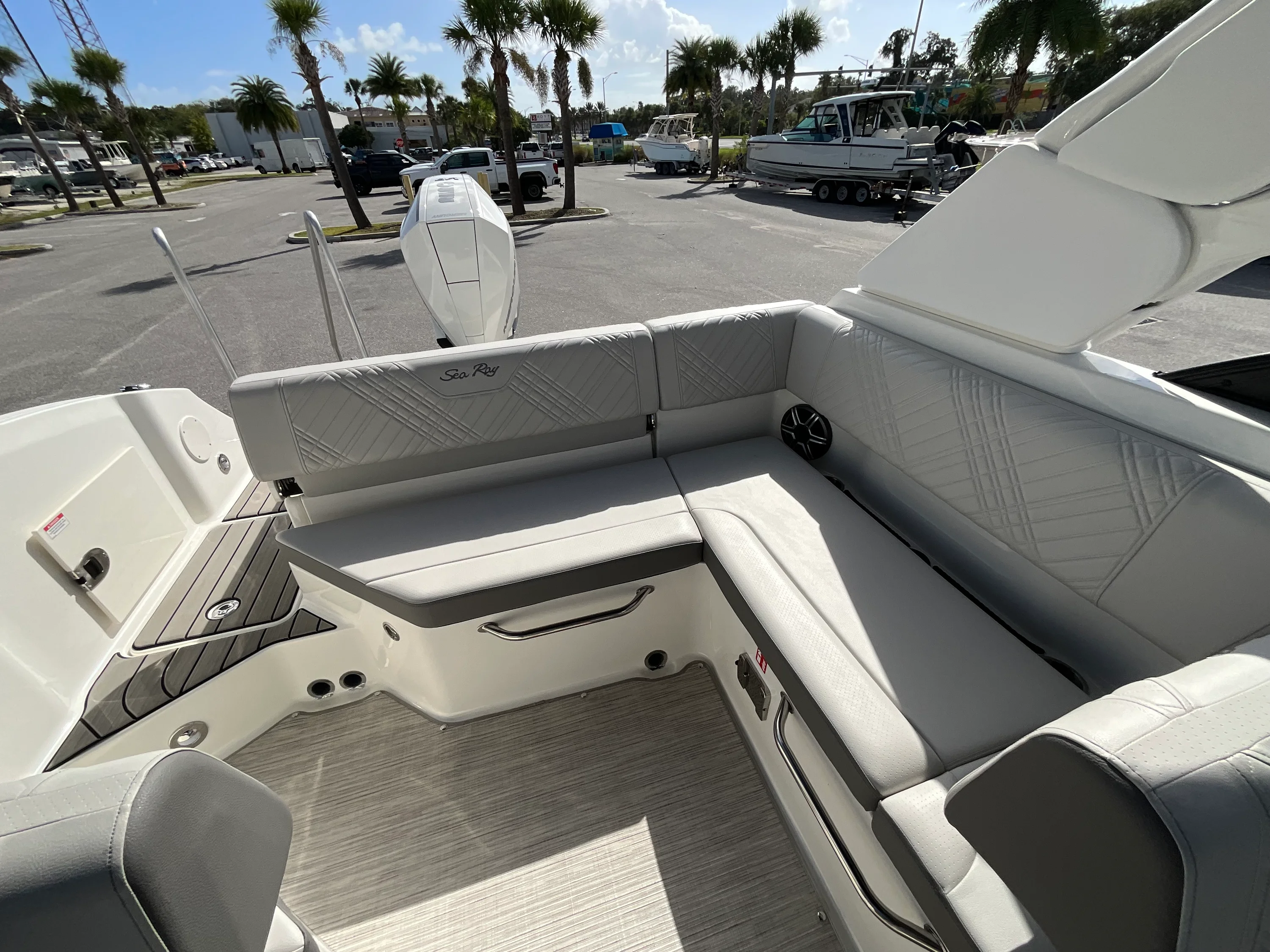 2026 Sea Ray SDX 230 Outboard Image Thumbnail #15