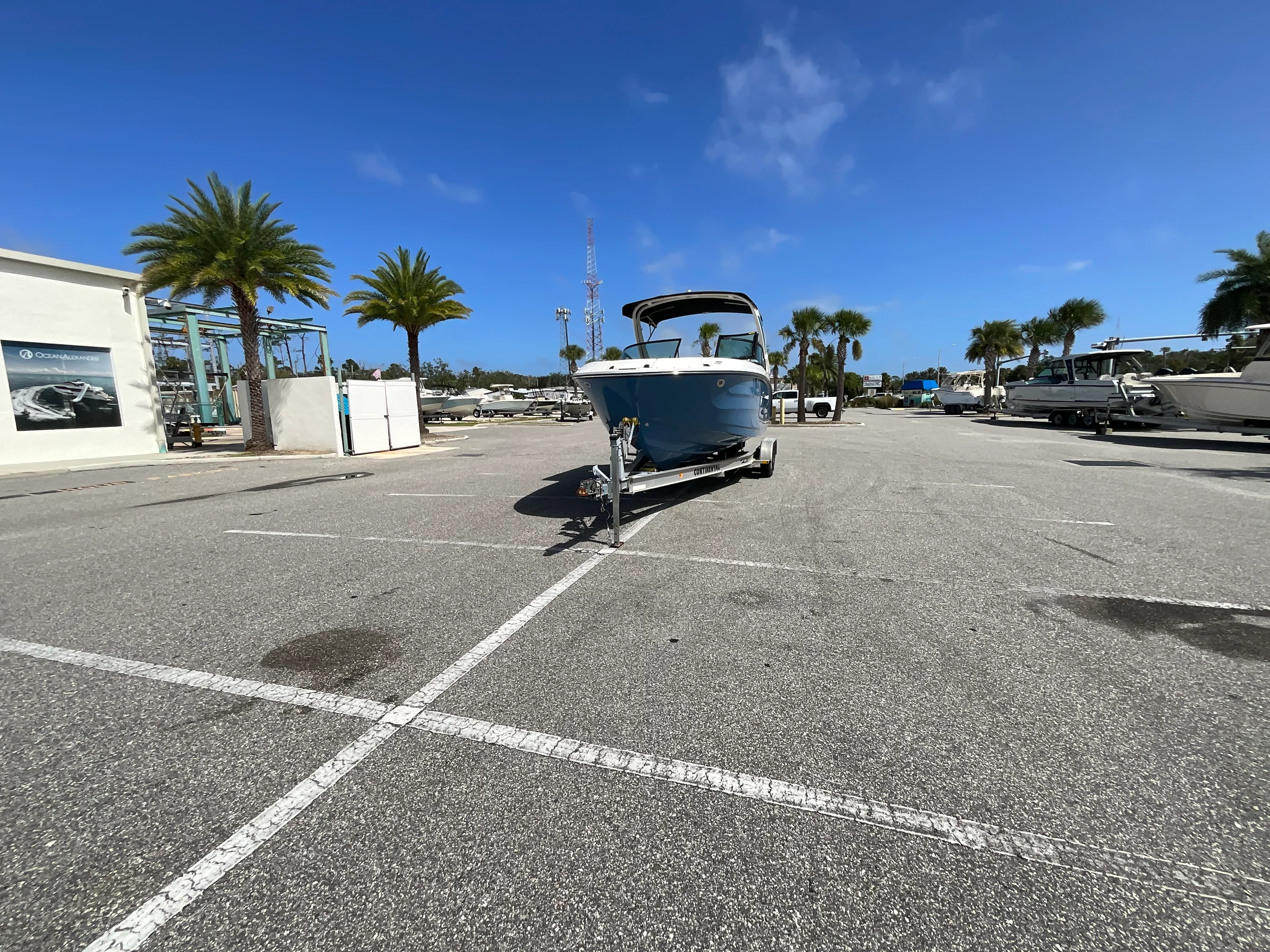 2026 Sea Ray SDX 230 Outboard Image Thumbnail #32