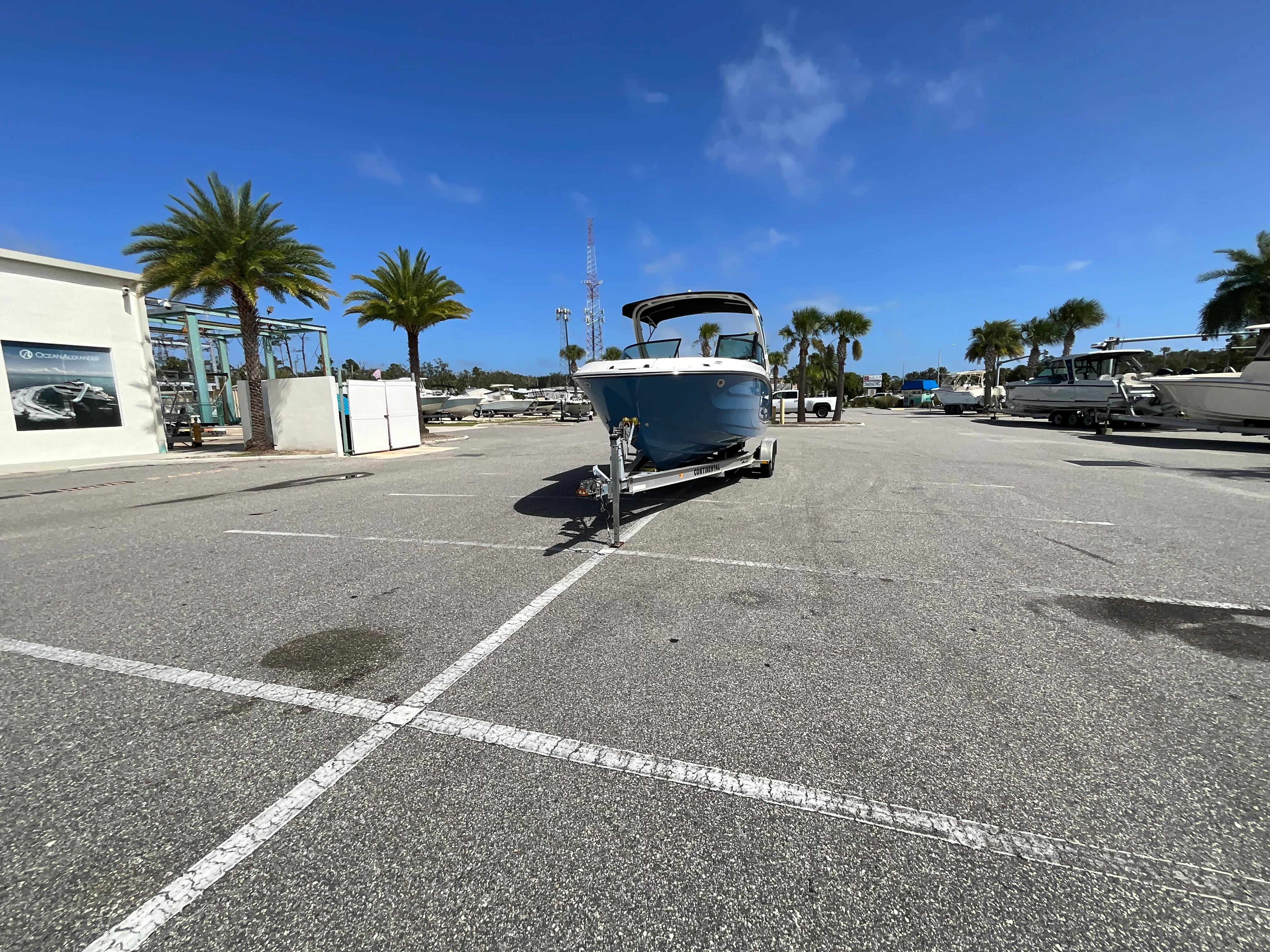 2026 Sea Ray SDX 230 Outboard Image Thumbnail #28