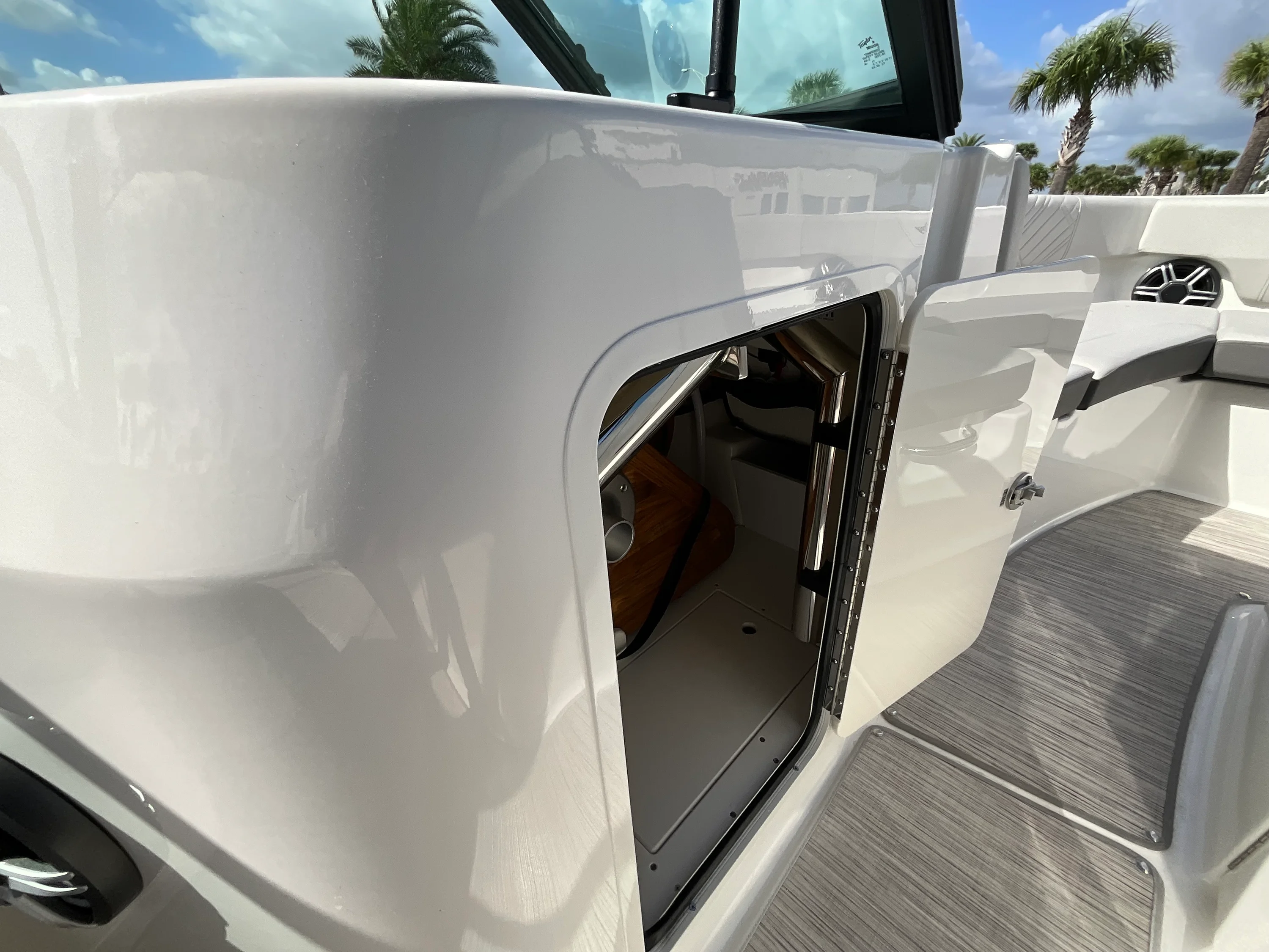 2026 Sea Ray SDX 230 Outboard Image Thumbnail #22