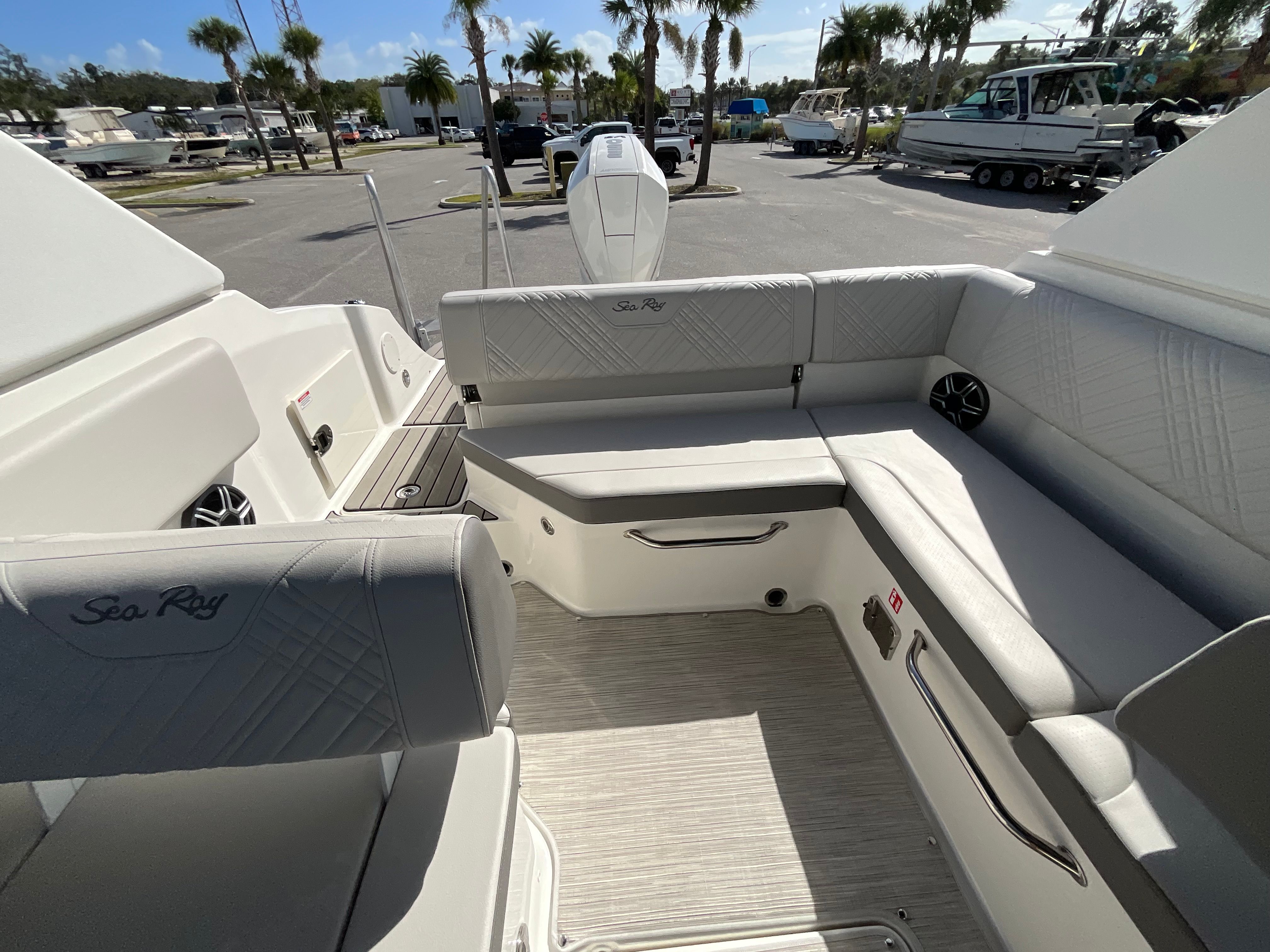 2026 Sea Ray SDX 230 Outboard Image Thumbnail #14