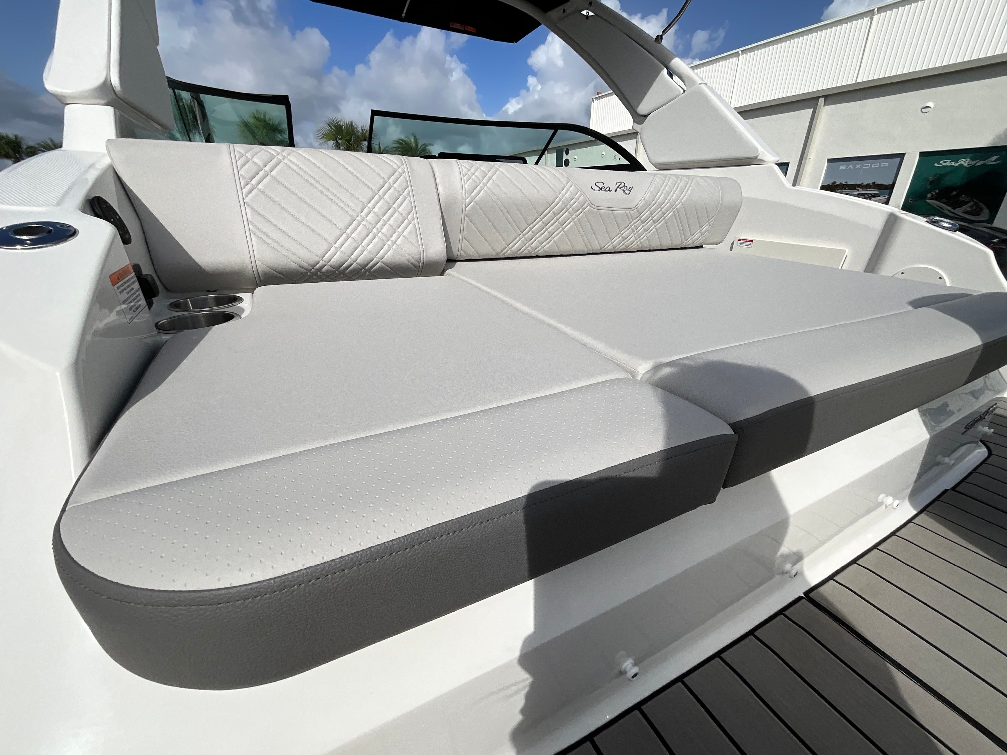 2026 Sea Ray SDX 230 Outboard Image Thumbnail #15