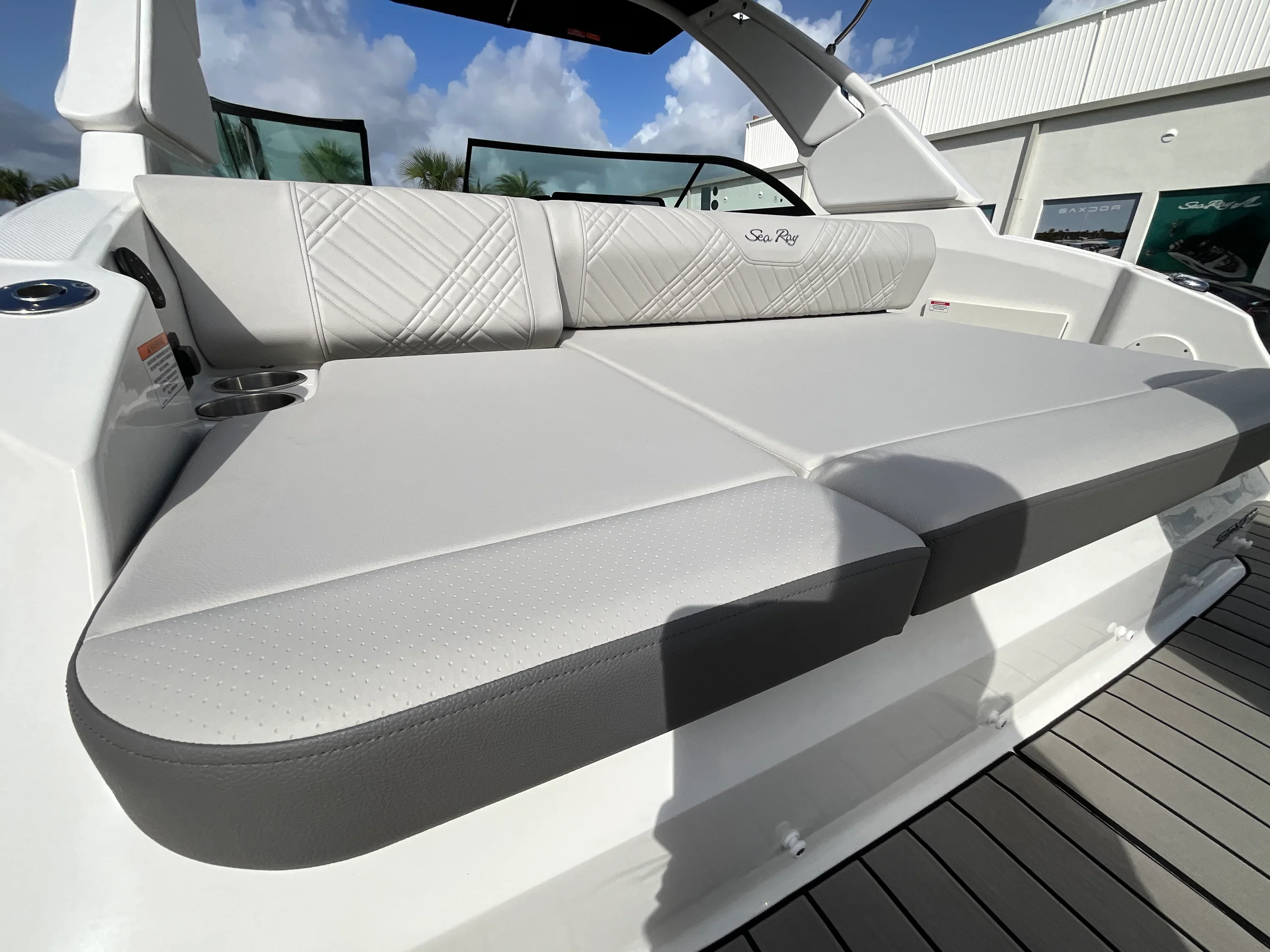 2026 Sea Ray SDX 230 Outboard Image Thumbnail #19