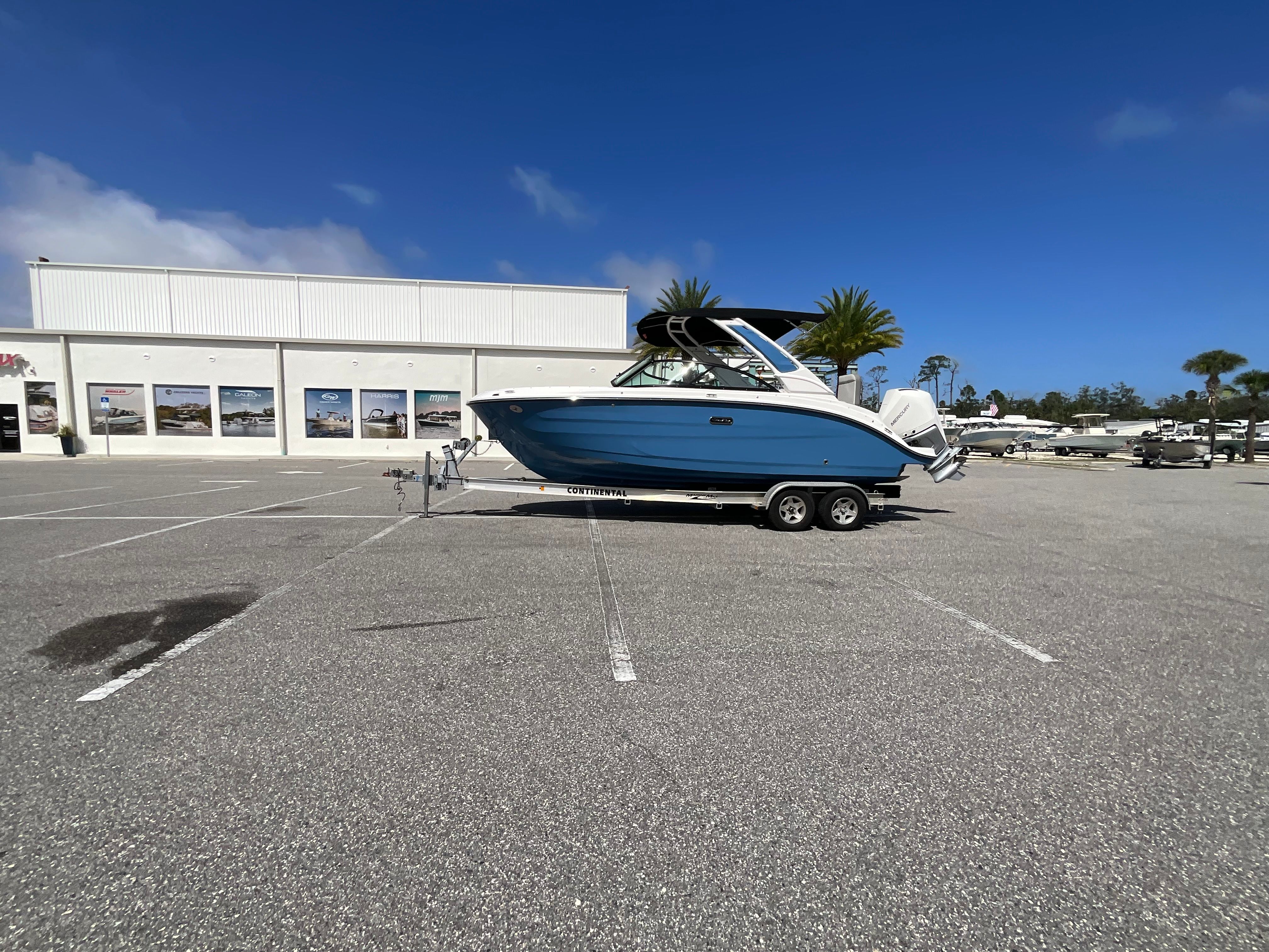 2026 Sea Ray SDX 230 Outboard Image Thumbnail #31