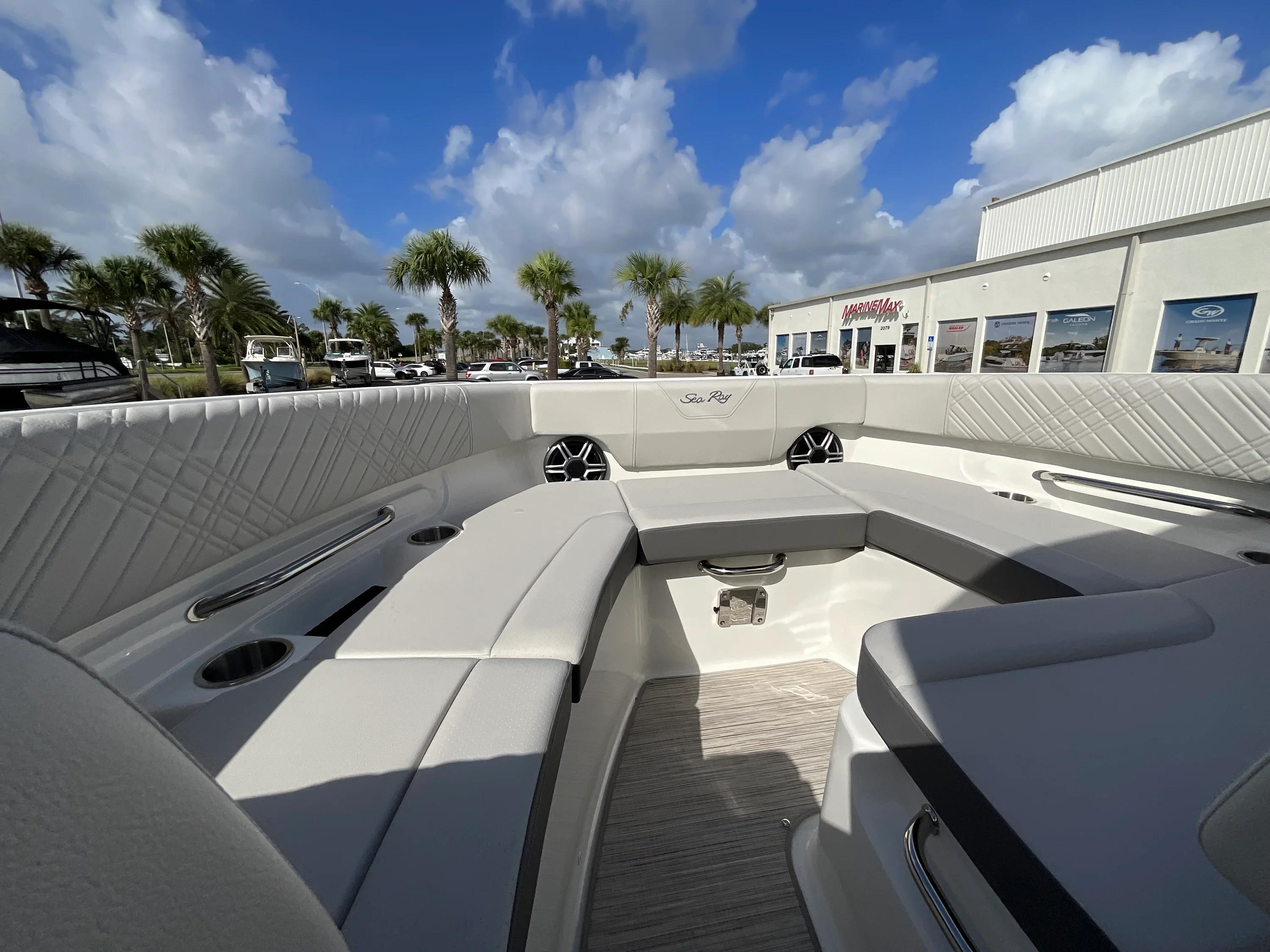 2026 Sea Ray SDX 230 Outboard Image Thumbnail #23