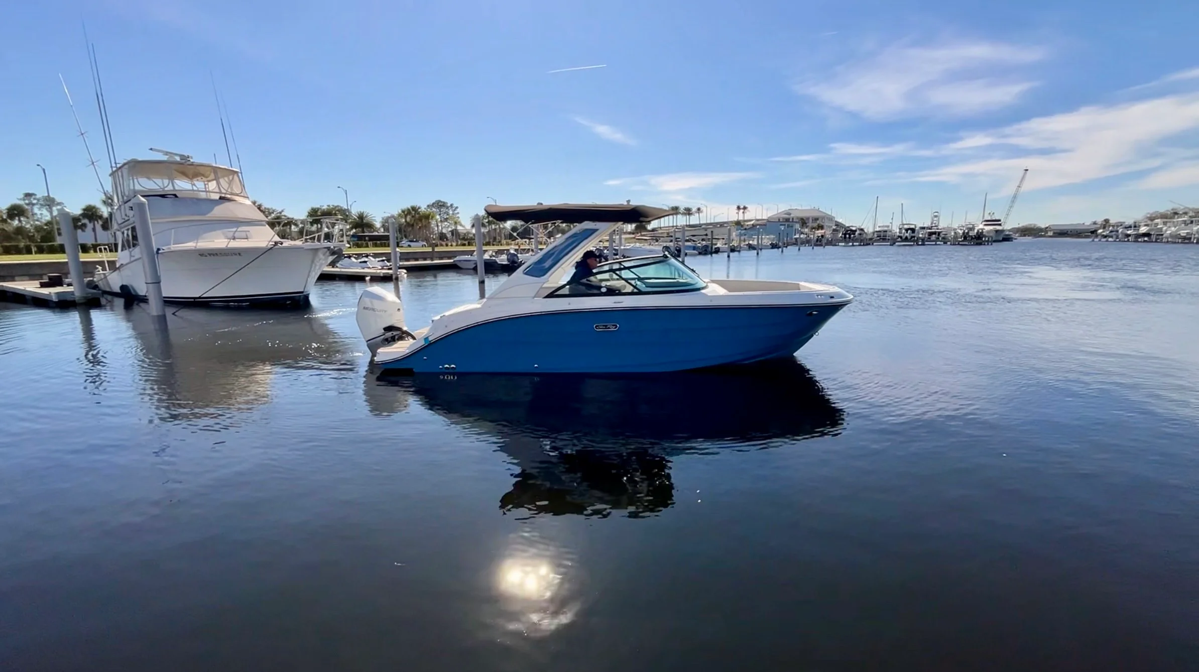 2026 Sea Ray SDX 230 Outboard Image Thumbnail #2