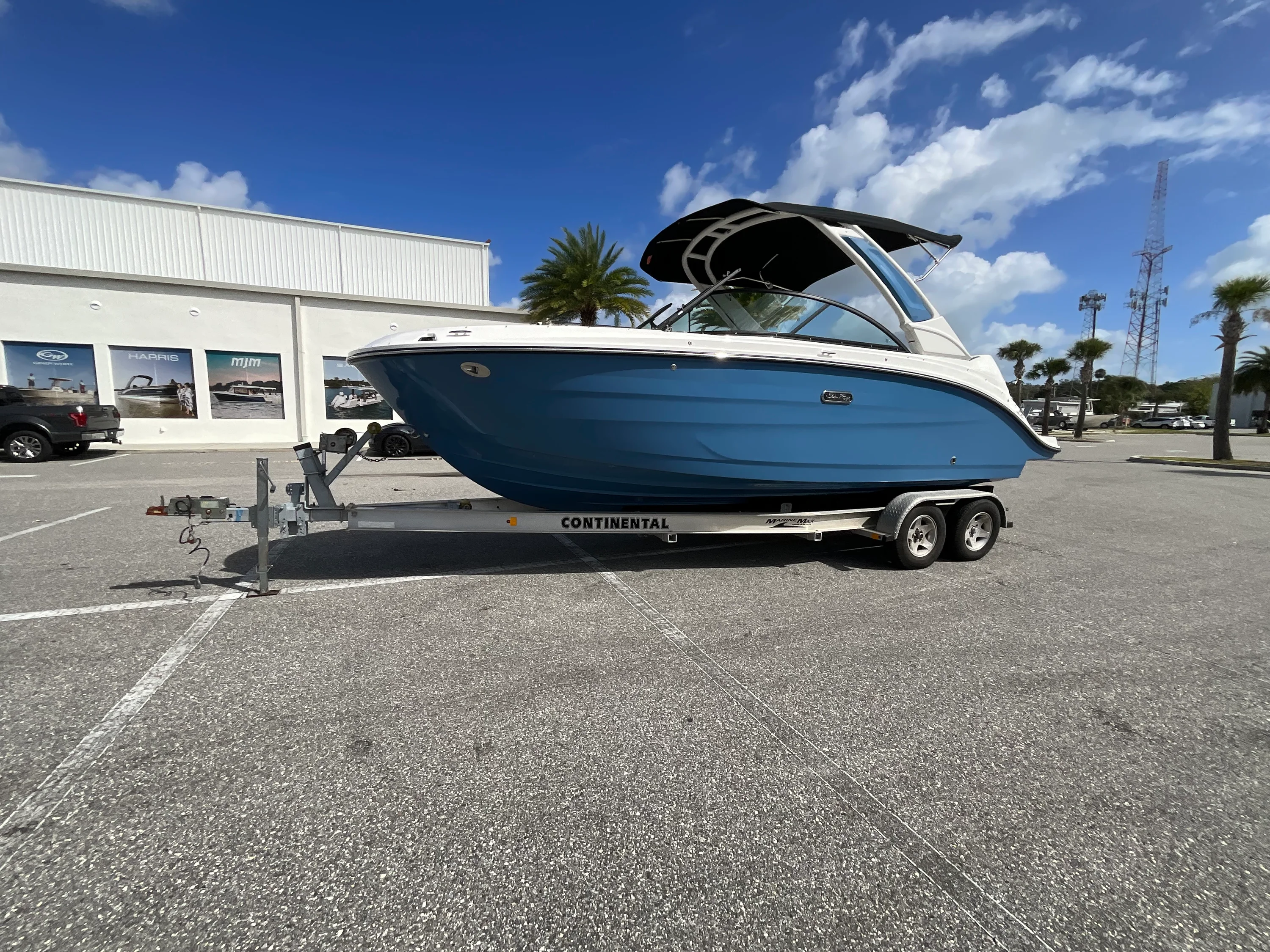 2026 Sea Ray SDX 230 Outboard Image Thumbnail #27