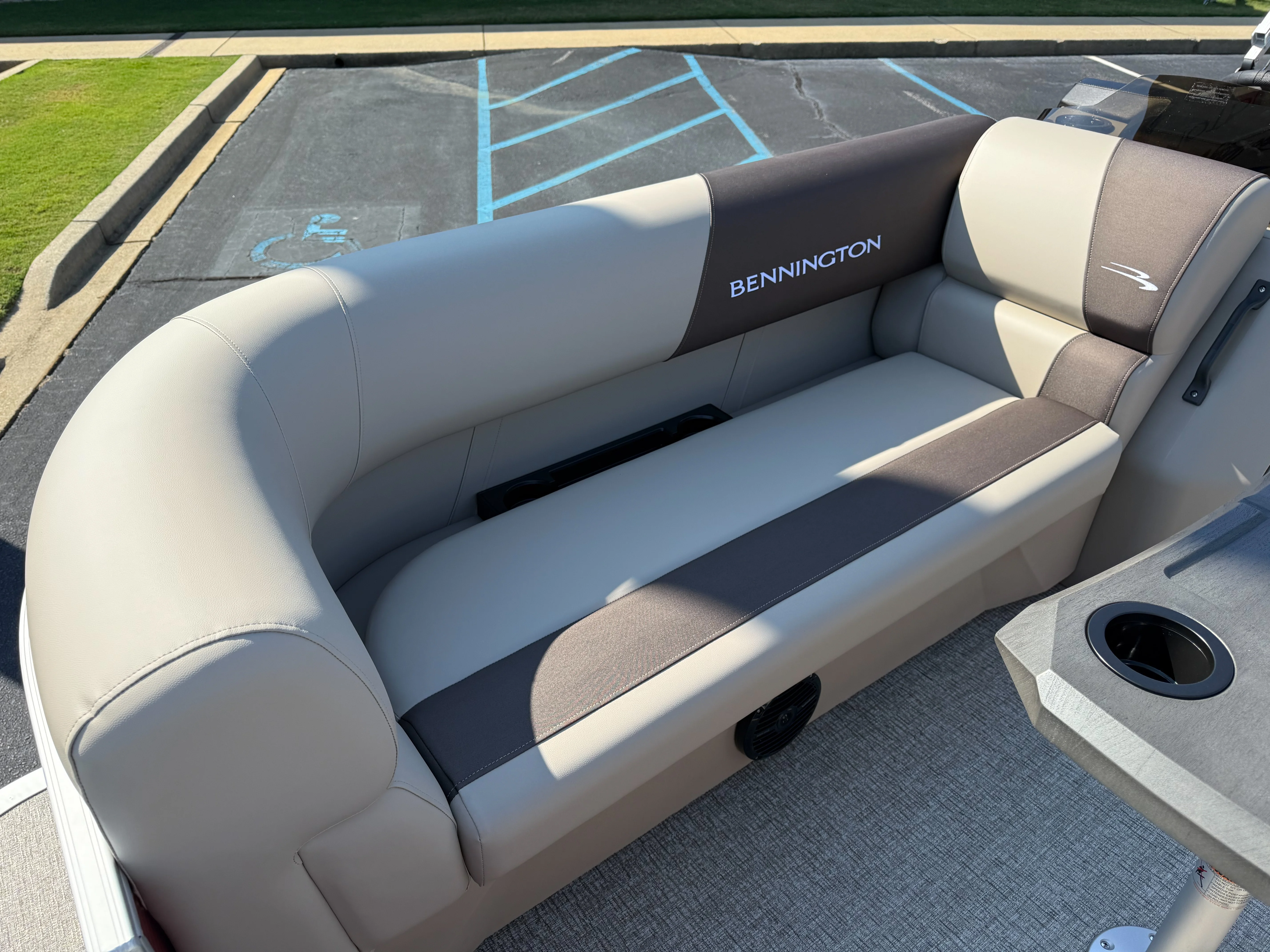 2026 Bennington 20SSR Image Thumbnail #10