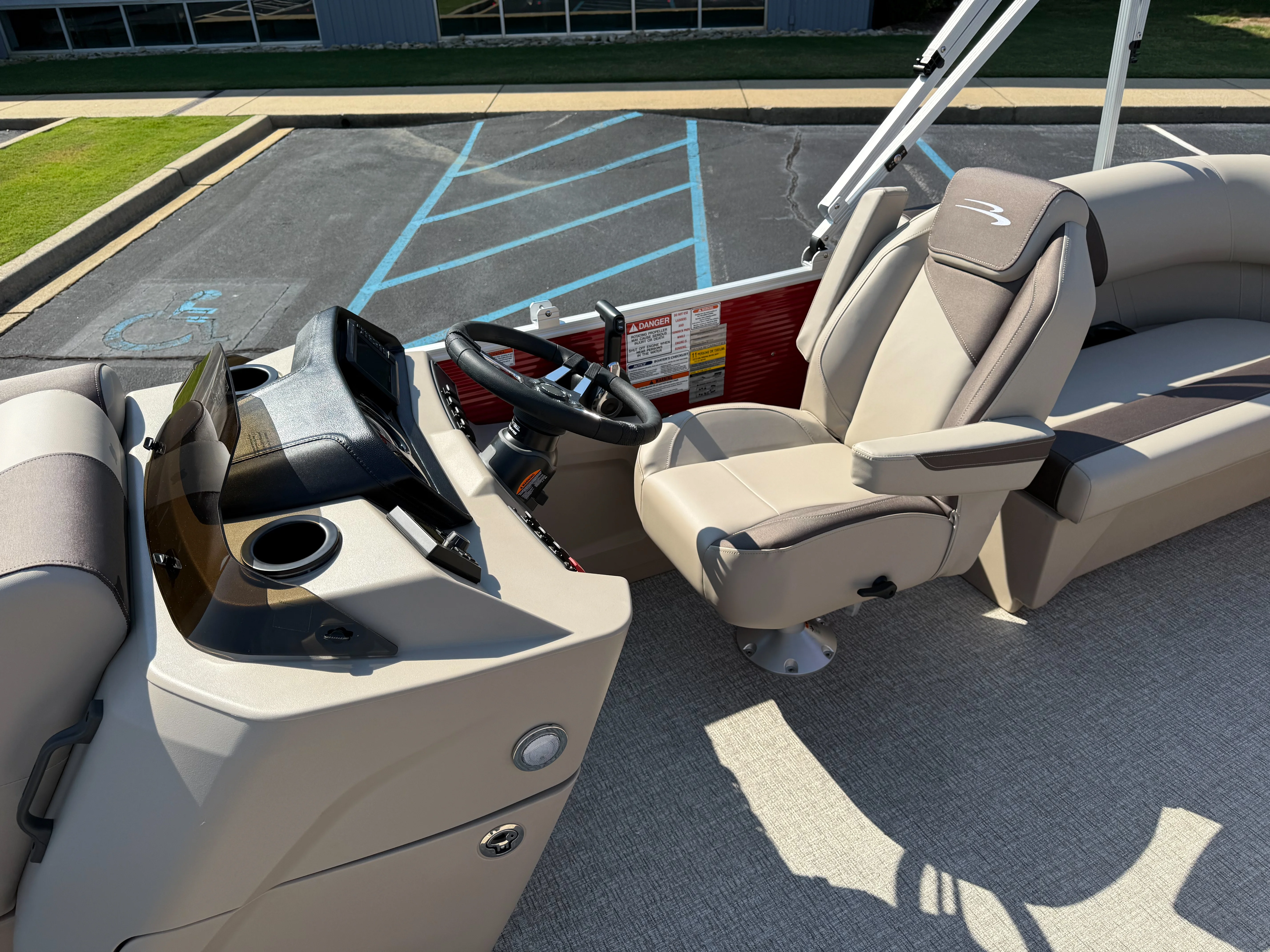 2026 Bennington 20SSR Image Thumbnail #13