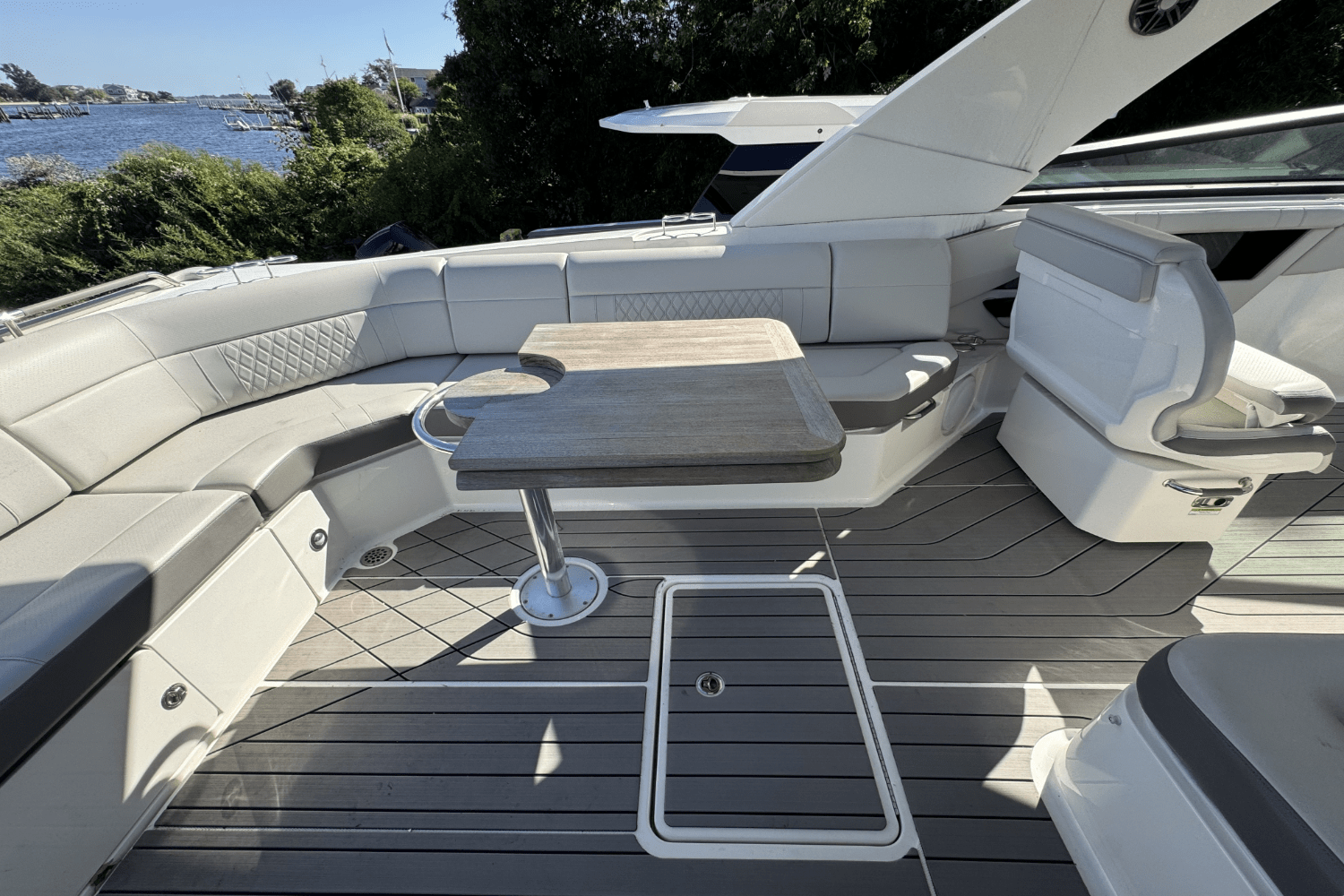 2022 Sea Ray SLX 400 Image Thumbnail #23